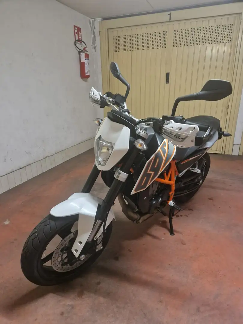 KTM 690 Duke Wit - 2