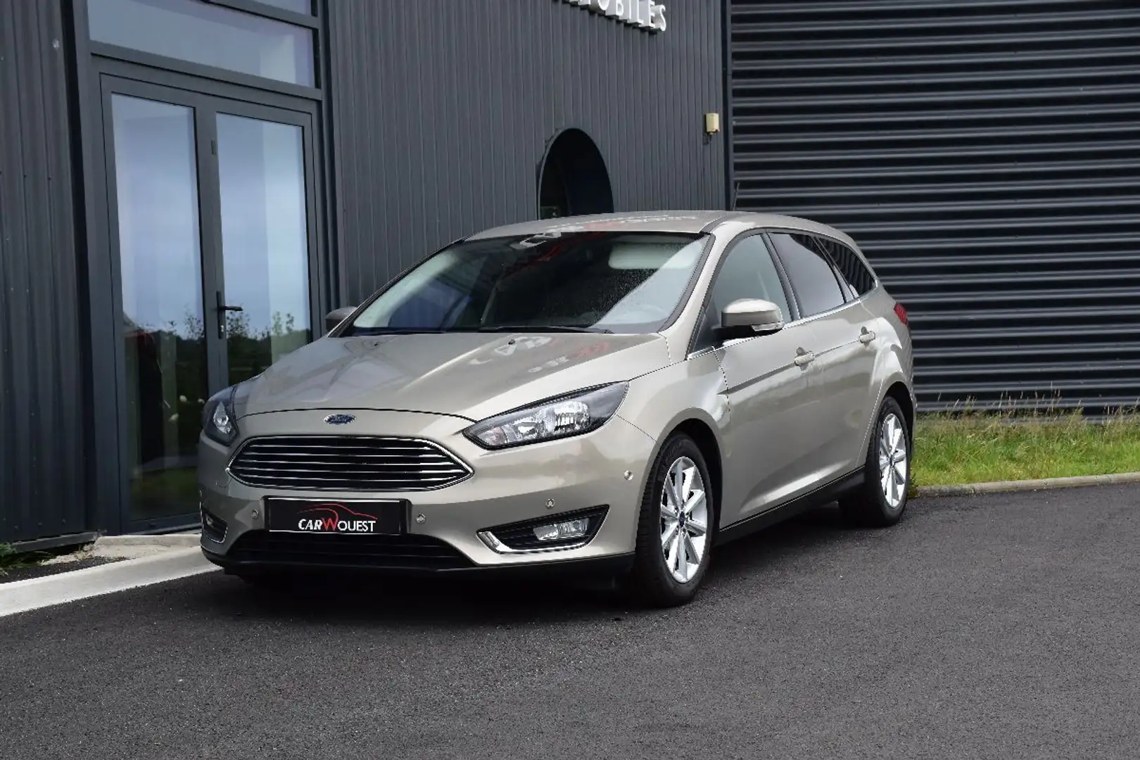 Ford Focus IV SW 1.5 ECOBOOST 150 TITANIUM AUTO Beige - 1