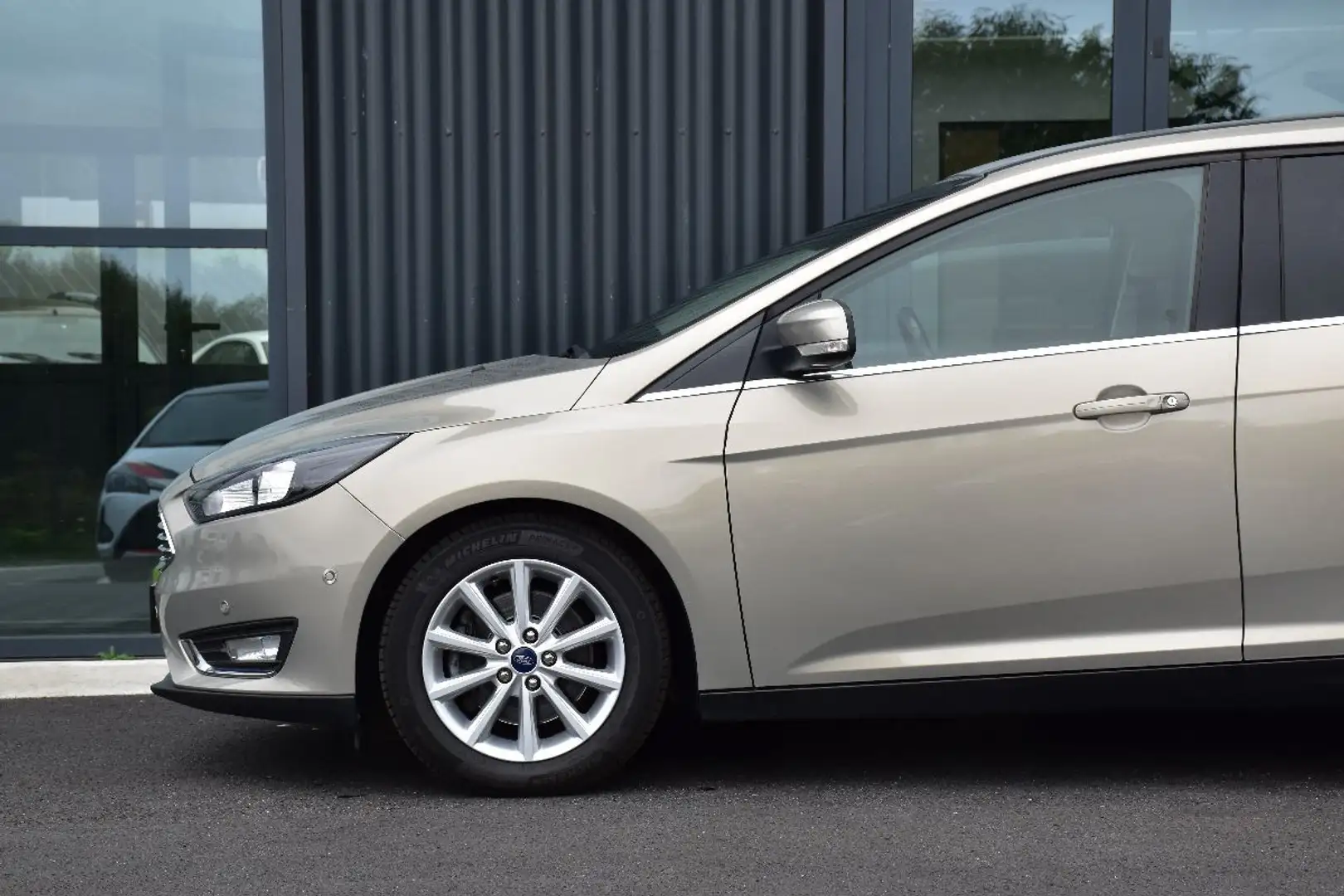 Ford Focus IV SW 1.5 ECOBOOST 150 TITANIUM AUTO Beige - 2