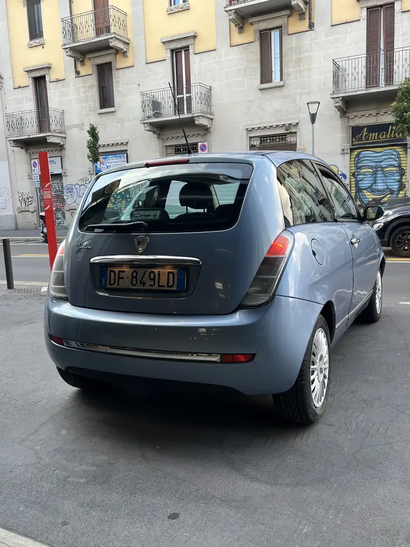 Lancia Ypsilon 1.2 8v Oro euro 4 benzina Blu/Azzurro - 2