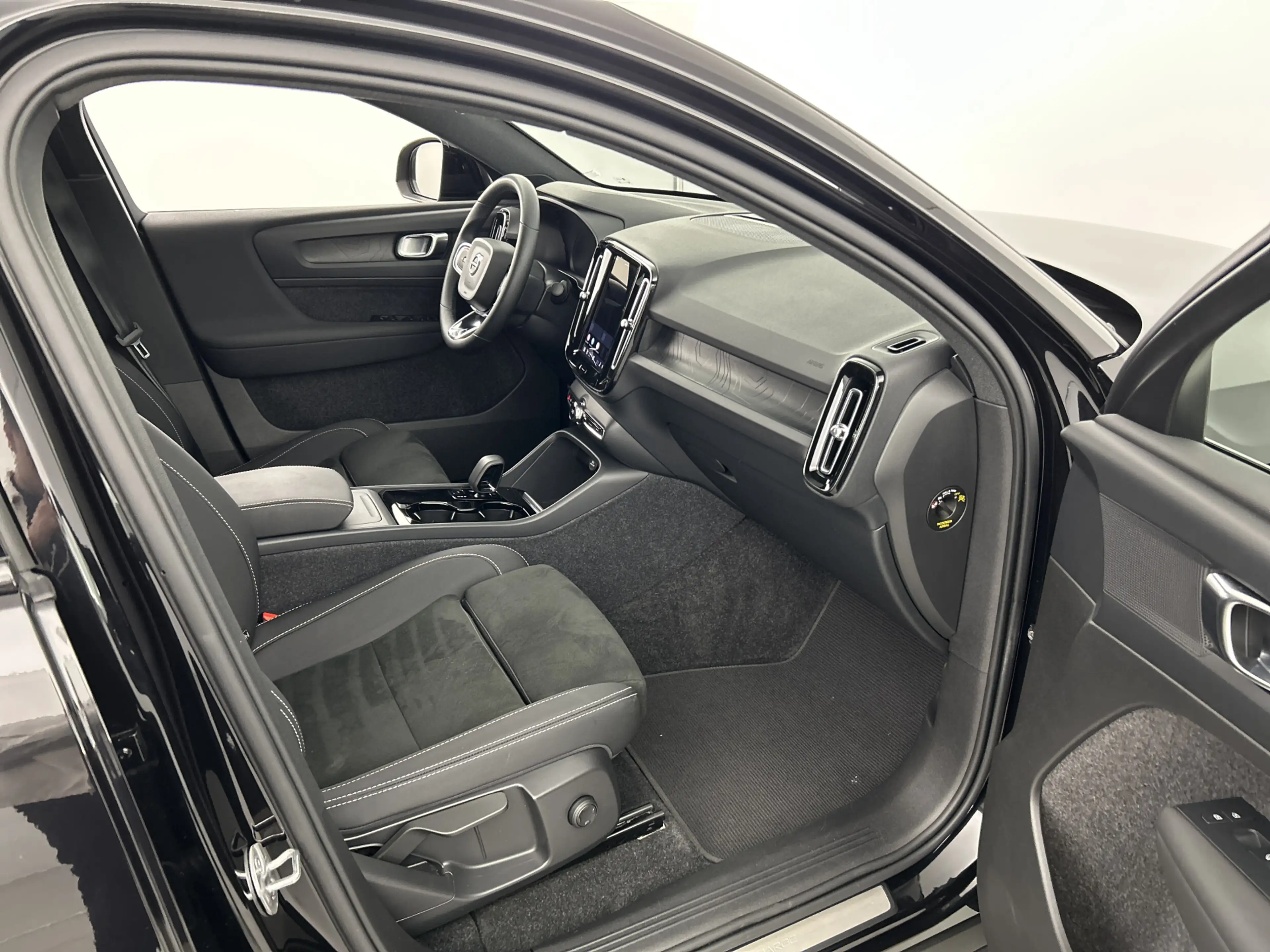 Volvo C40 Recharge Twin Plus 82 kWh SOH96% Panodak/20"LMV/AC — photo 29