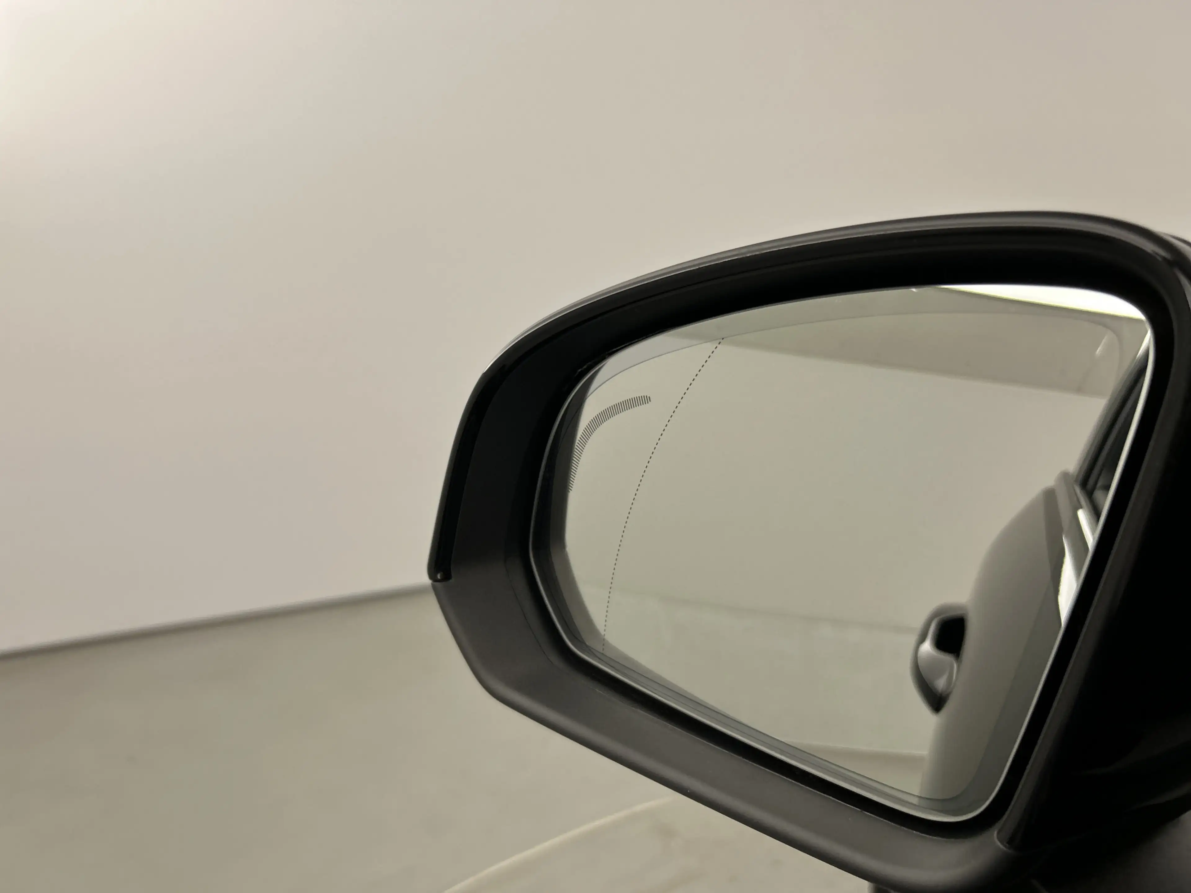 Volvo C40 Recharge Twin Plus 82 kWh SOH96% Panodak/20"LMV/AC — photo 12