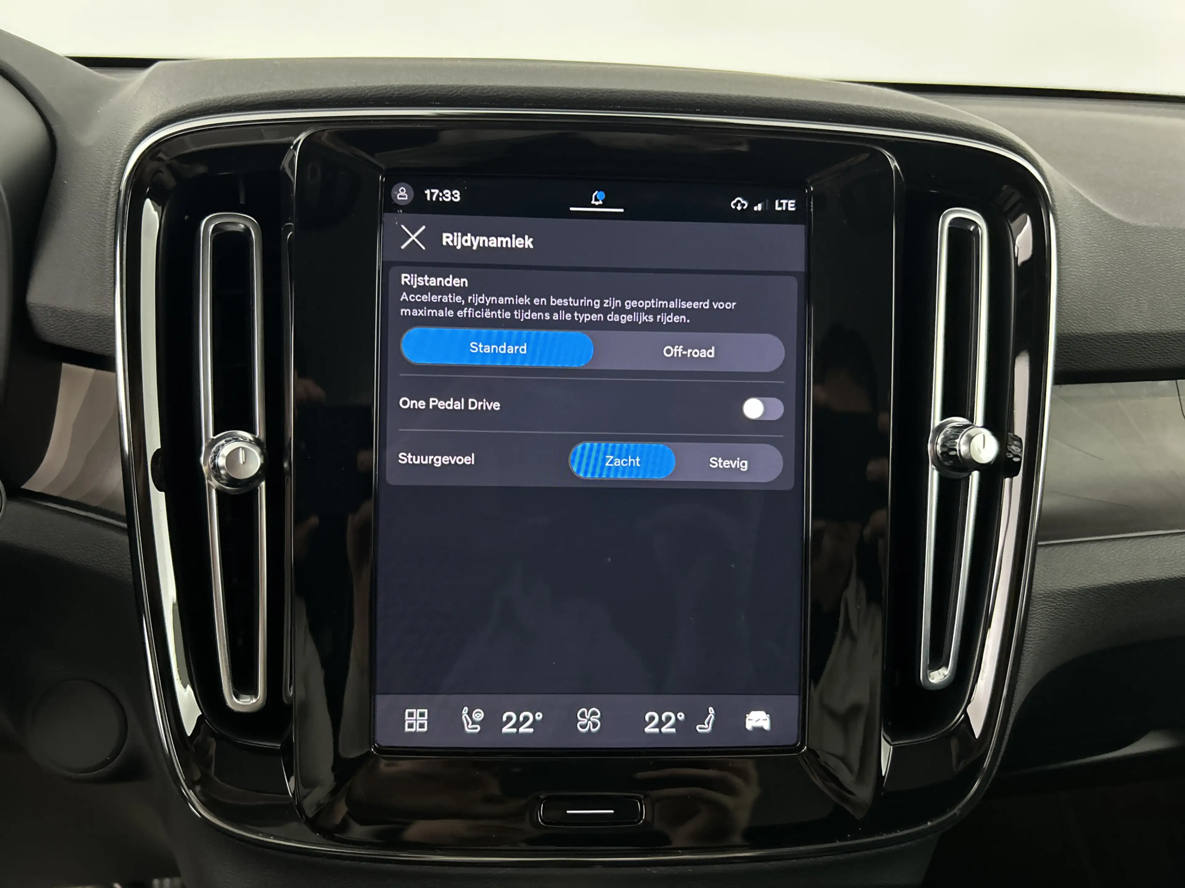 Volvo C40 Recharge Twin Plus 82 kWh SOH96% Panodak/20"LMV/AC — photo 25
