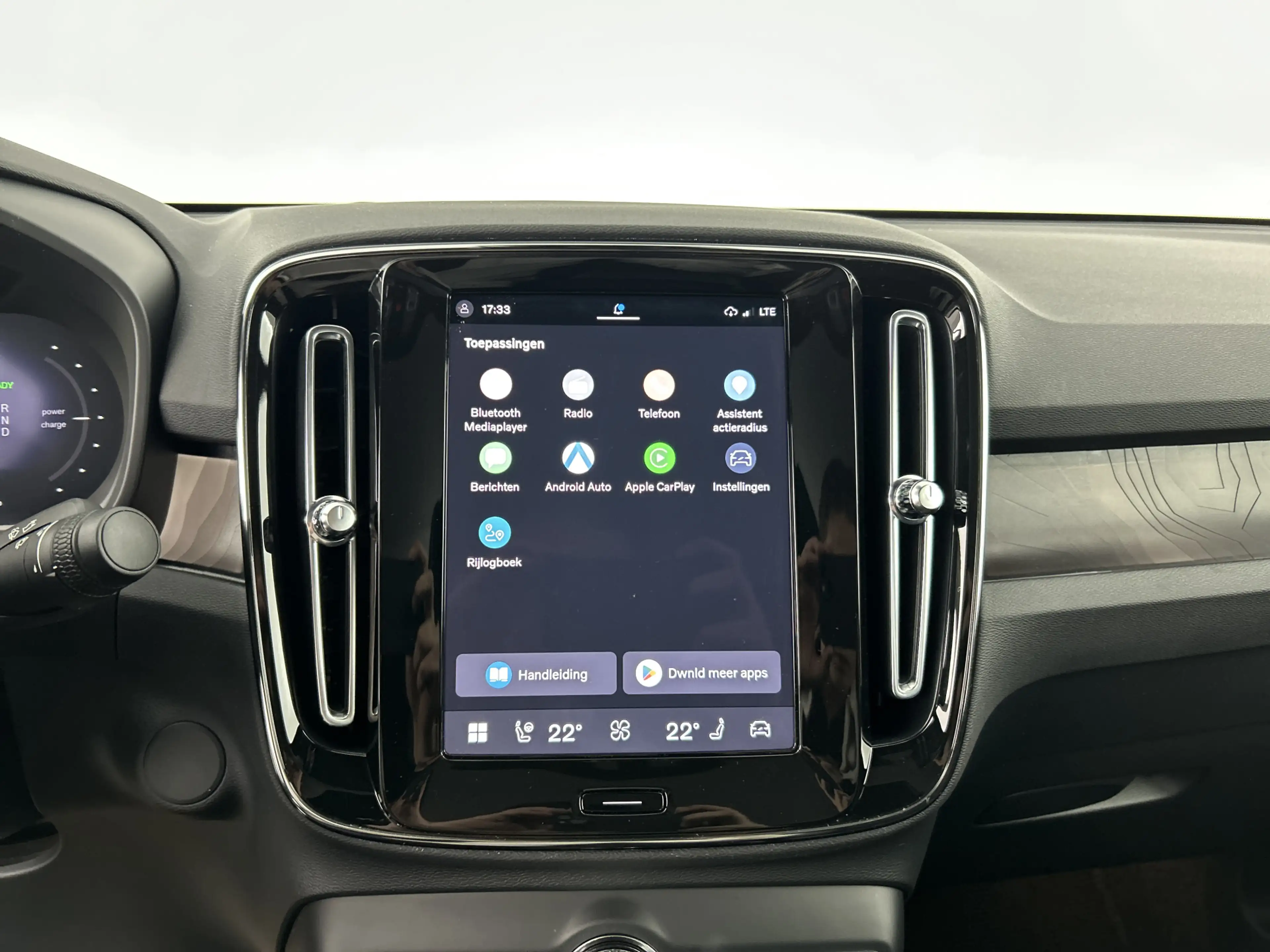 Volvo C40 Recharge Twin Plus 82 kWh SOH96% Panodak/20"LMV/AC — photo 20