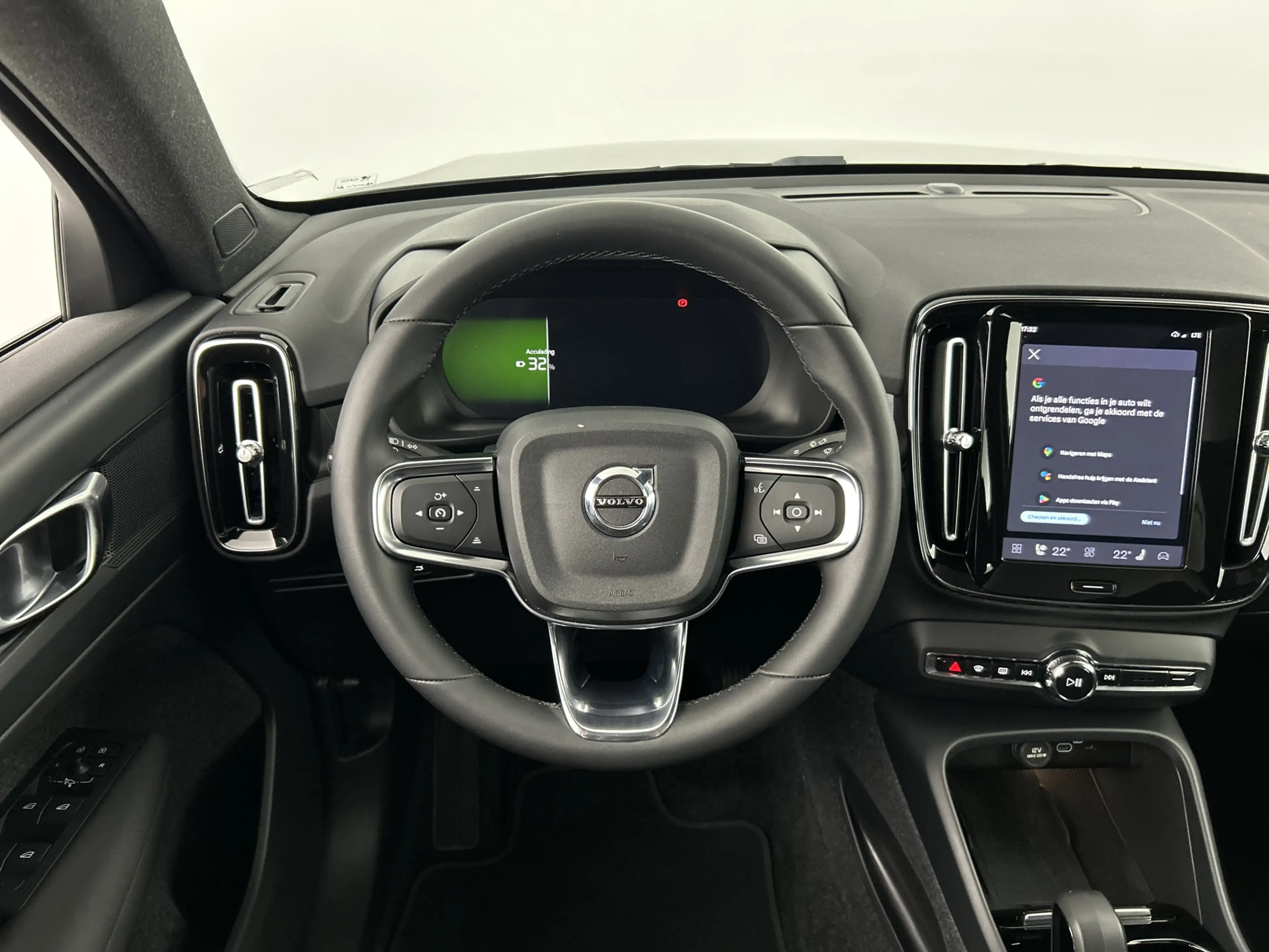 Volvo C40 Recharge Twin Plus 82 kWh SOH96% Panodak/20"LMV/AC — photo 19