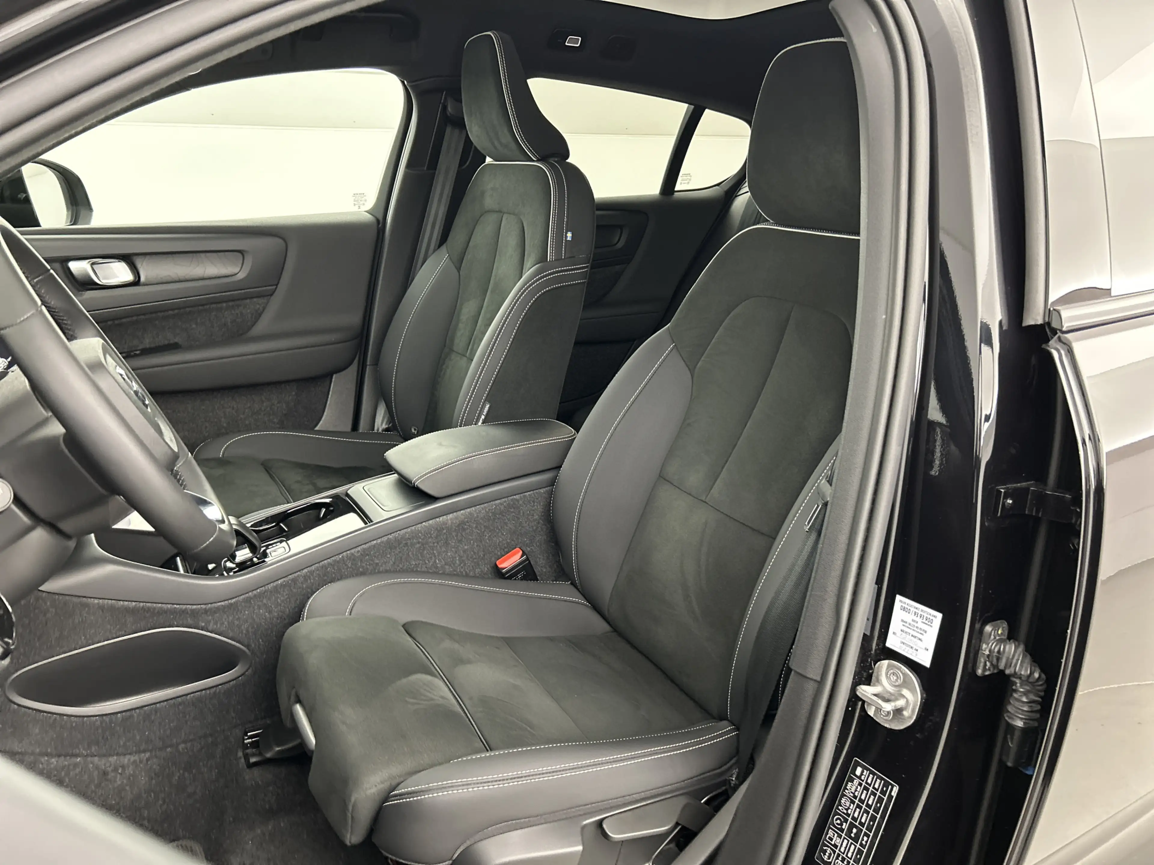 Volvo C40 Recharge Twin Plus 82 kWh SOH96% Panodak/20"LMV/AC — photo 16