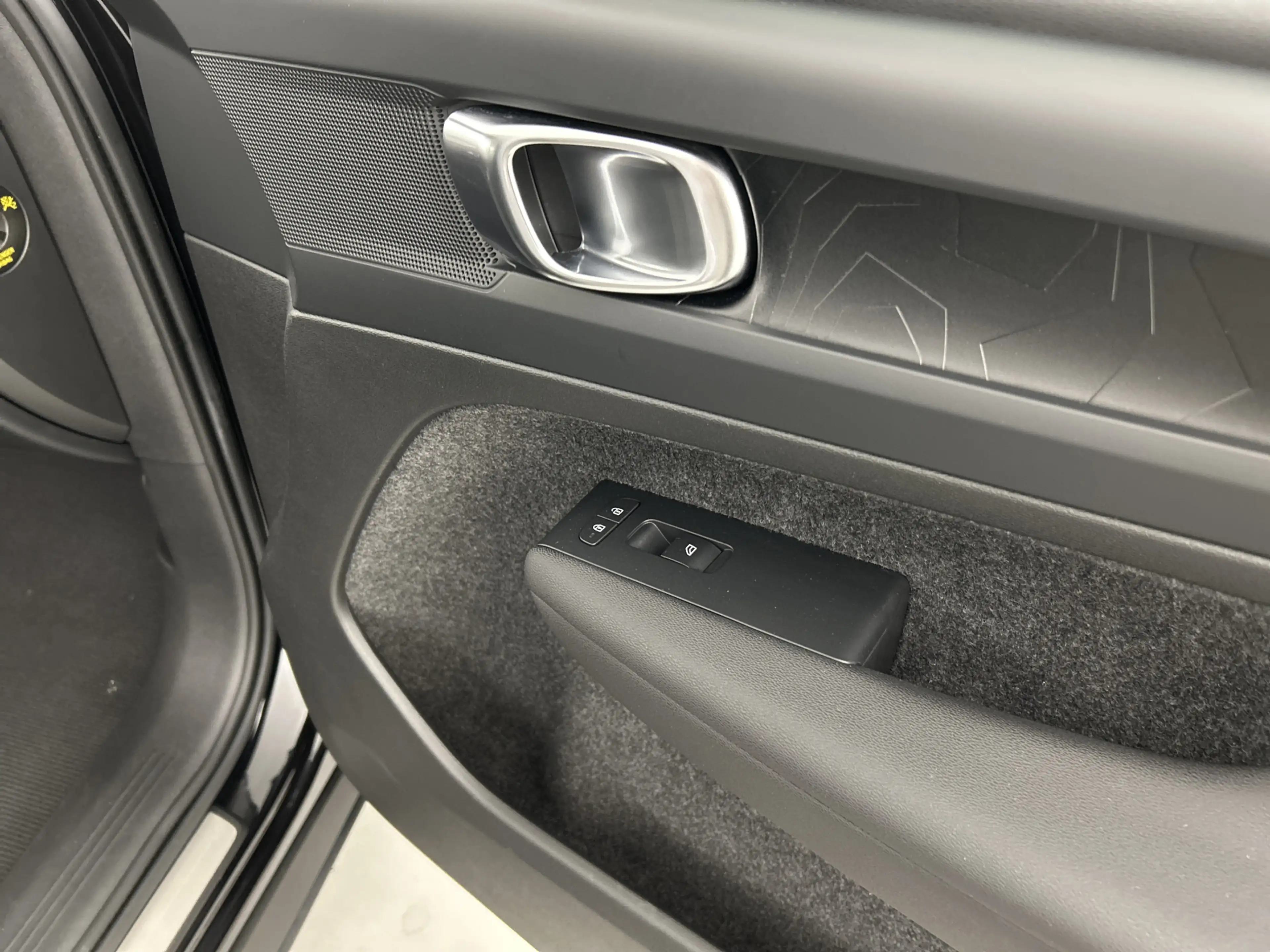 Volvo C40 Recharge Twin Plus 82 kWh SOH96% Panodak/20"LMV/AC — photo 28