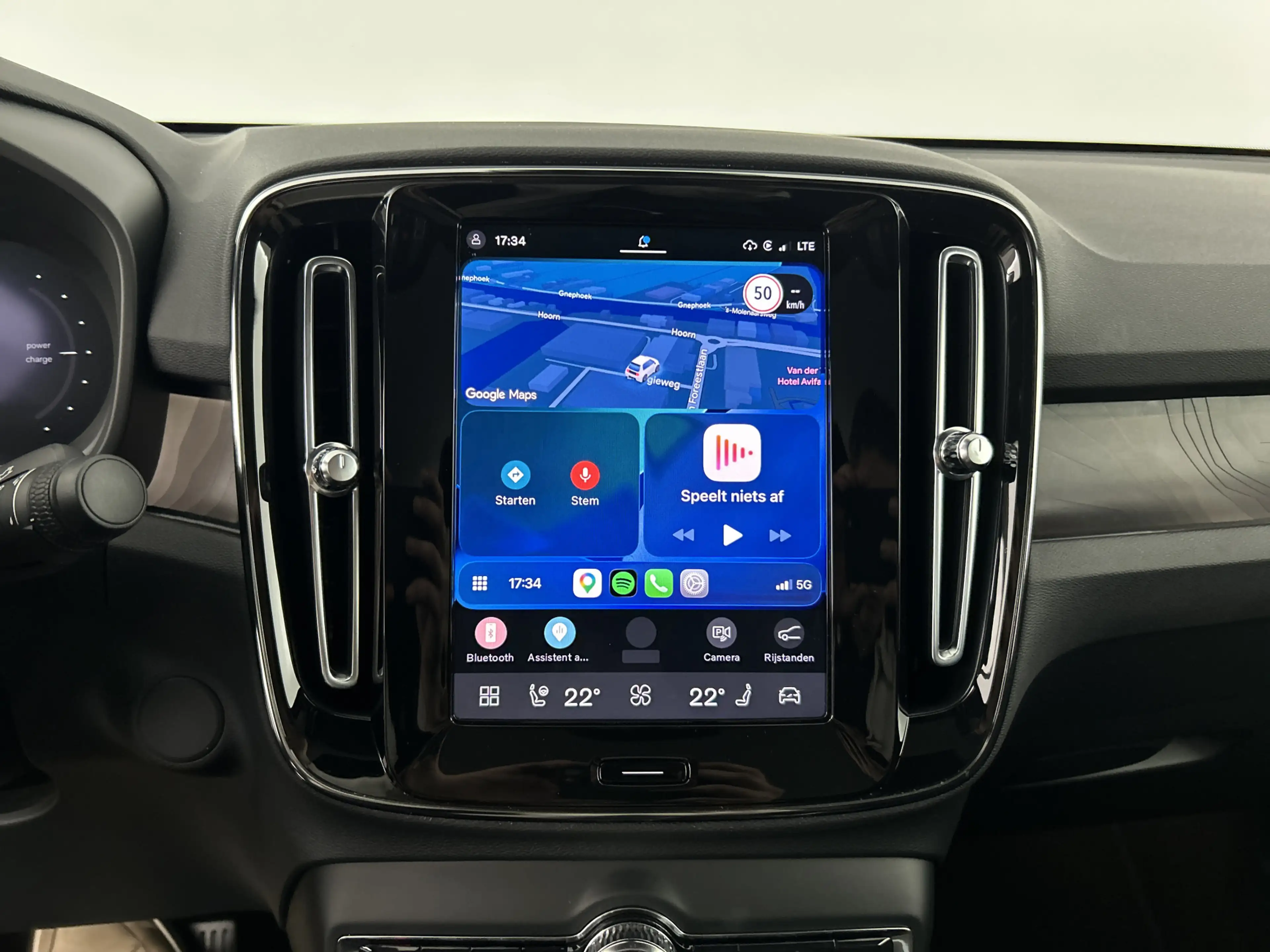 Volvo C40 Recharge Twin Plus 82 kWh SOH96% Panodak/20"LMV/AC — photo 22
