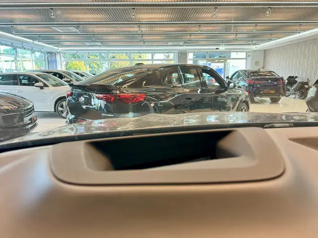 BMW X5 view 10