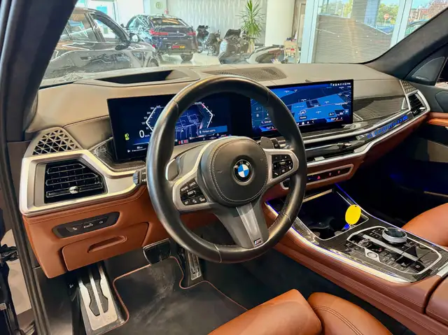 BMW X5 view 8
