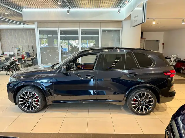 BMW X5 view 4