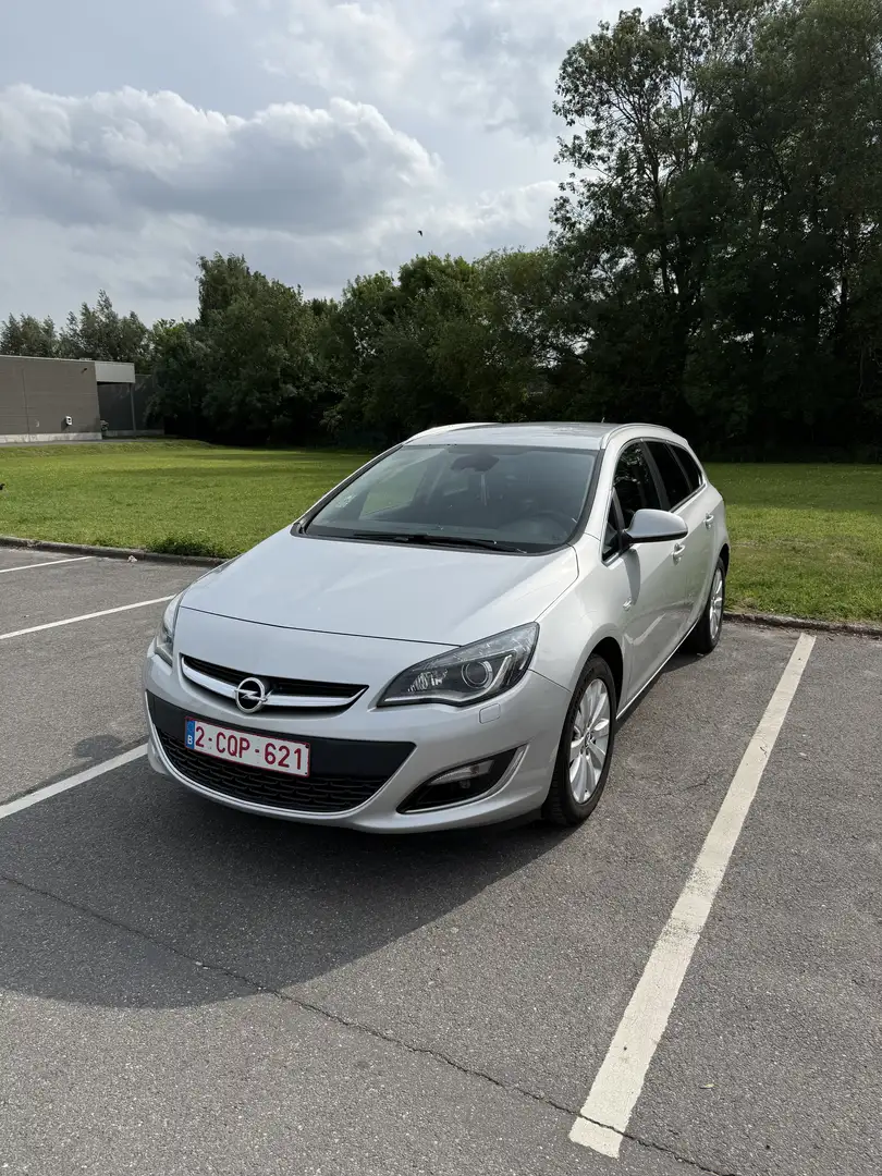 Opel Astra 1.6 D (CDTI) Start/Stop Sports Tourer Dynamic Zilver - 1