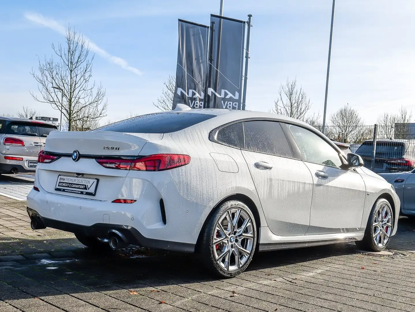BMW 220 i Gran Coupé M Sport HUD PANO ACC RFK NAVI Weiß - 2
