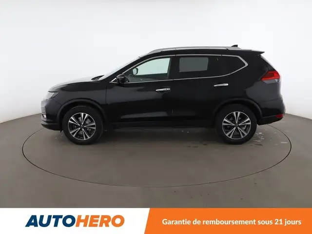 Nissan X-Trail view 3