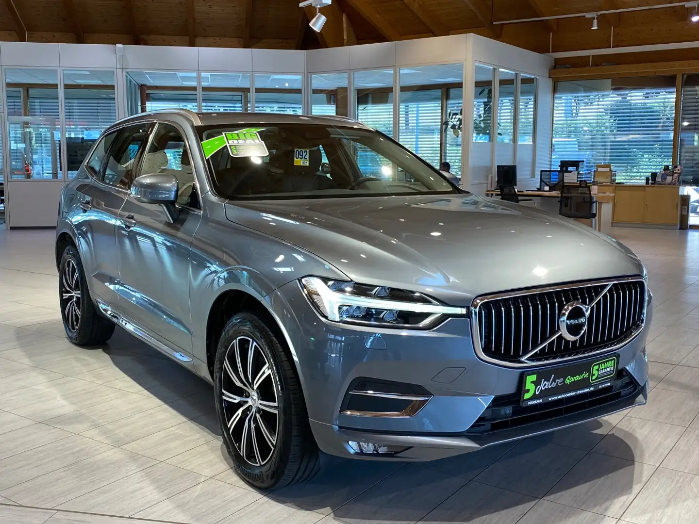 Volvo XC60 B4 Inscription AHK PDC LED SpurH Navi Kam Gris - 2