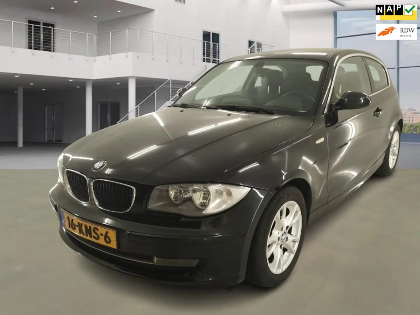 BMW 116 1-serie 116i Corporate Zwart - 1