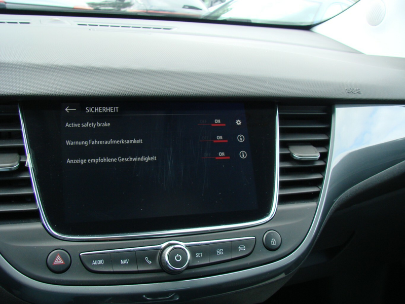 Opel Crossland X 1.2 Turbo Elegance LED Tempomat Kamera180º — photo 13