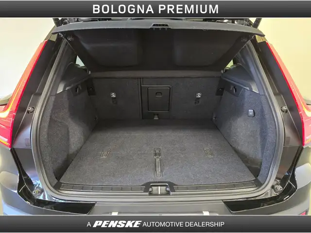 Volvo XC40 view 10
