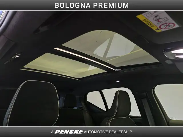 Volvo XC40 view 12