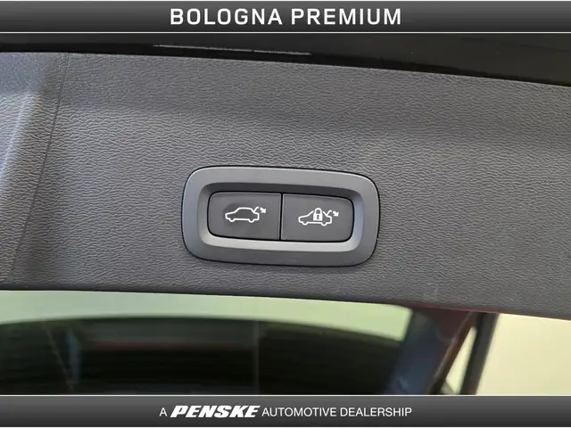 Volvo XC40 view 11