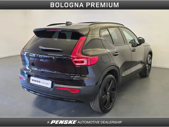 Volvo XC40 view 2