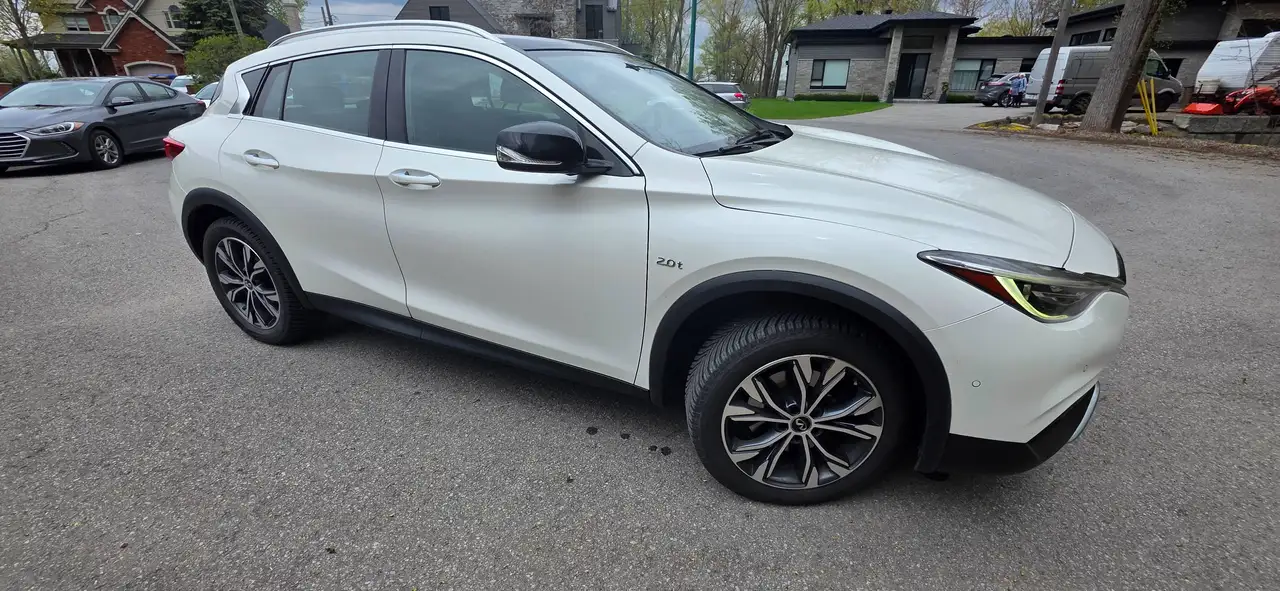Infiniti QX30 снимка Infiniti QX30