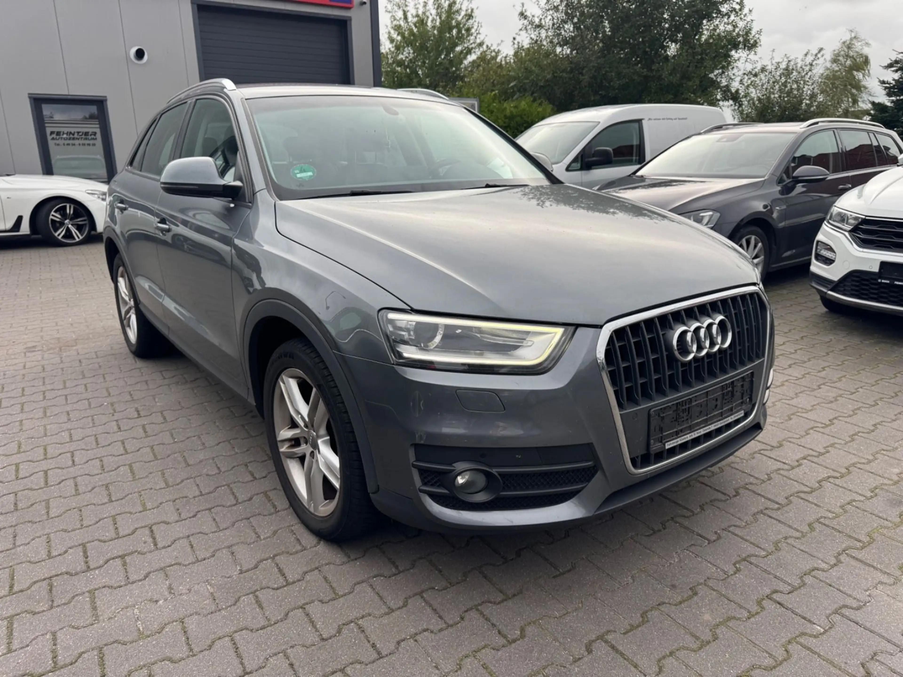 Audi Q3 2.0 TDI Navi Xenon MFL AHK Leder TOP — photo 3