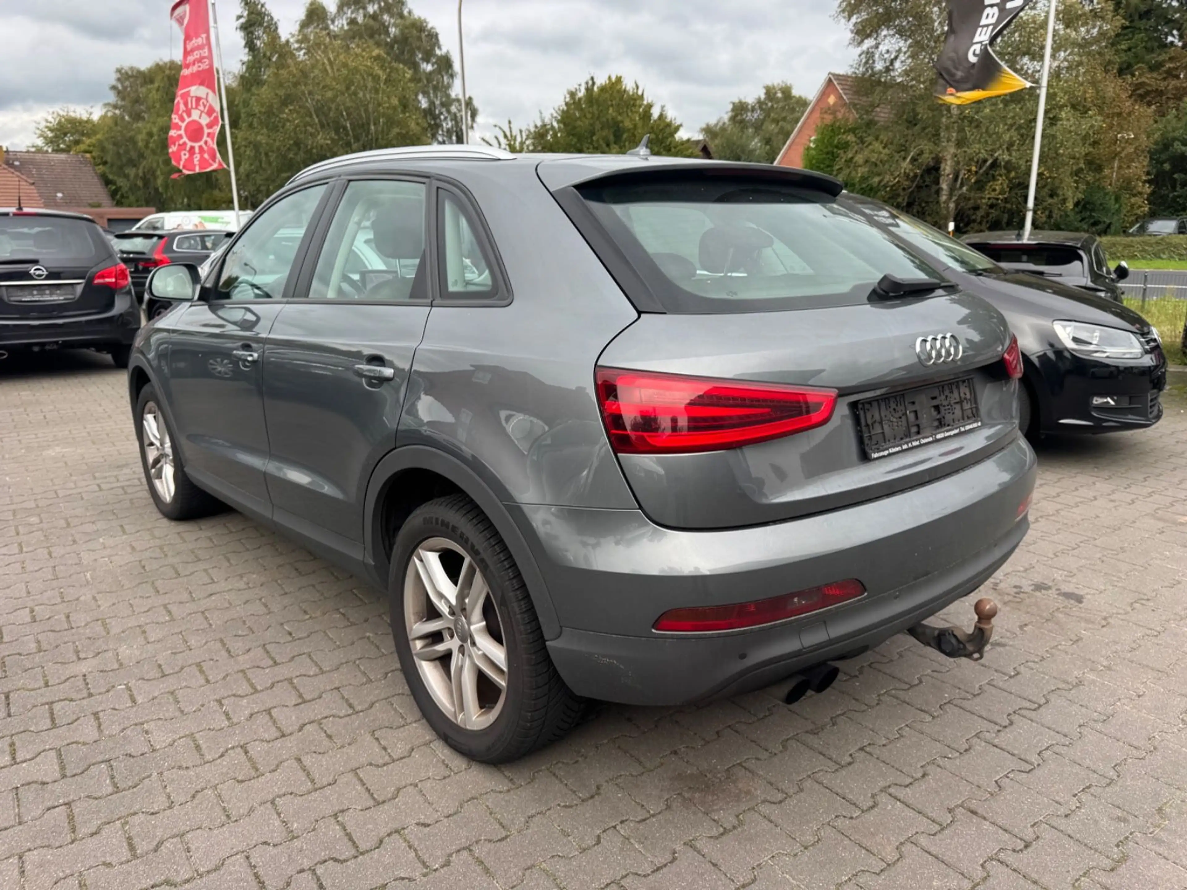 Audi Q3 2.0 TDI Navi Xenon MFL AHK Leder TOP — photo 4