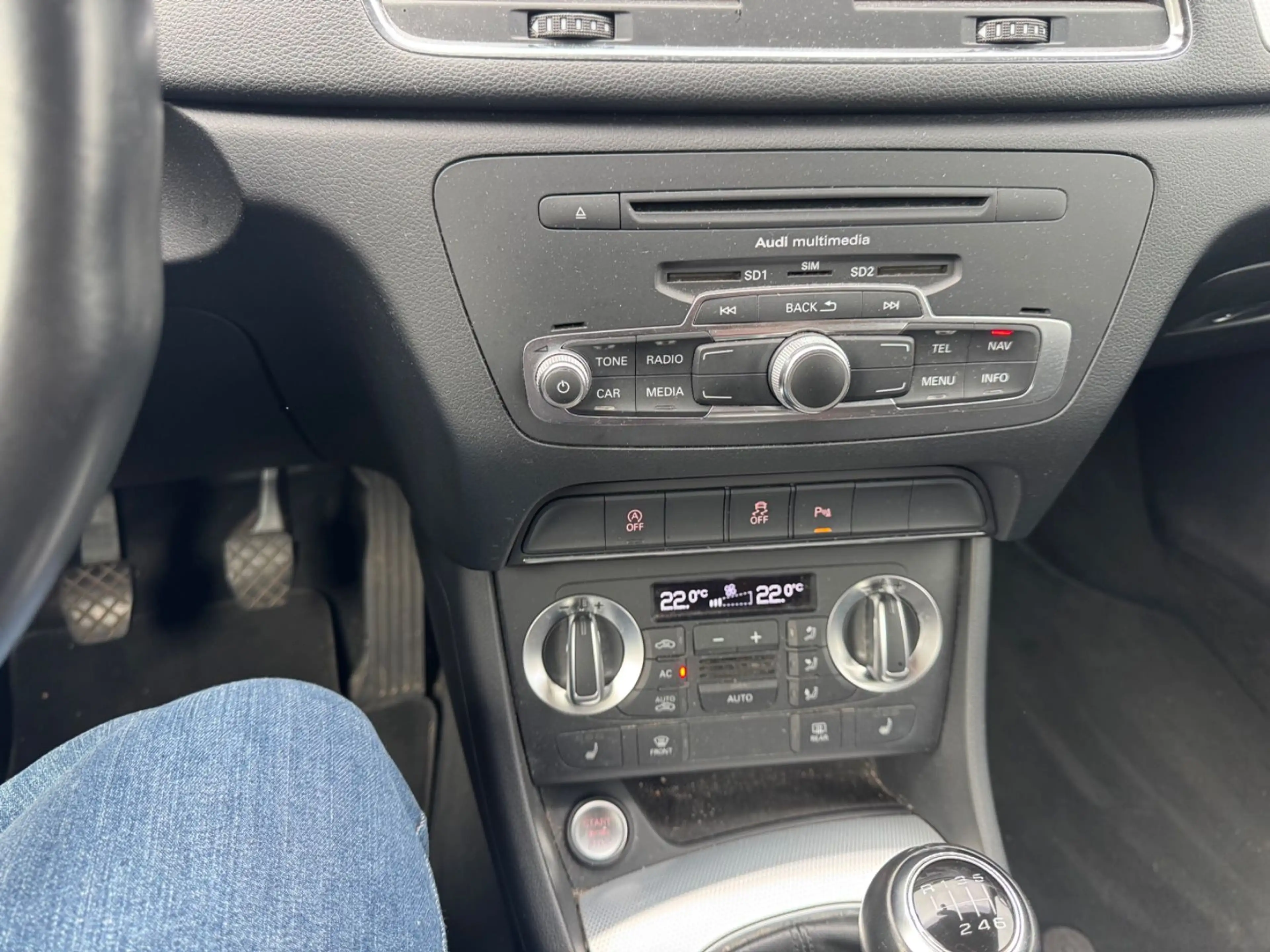Audi Q3 2.0 TDI Navi Xenon MFL AHK Leder TOP — photo 12