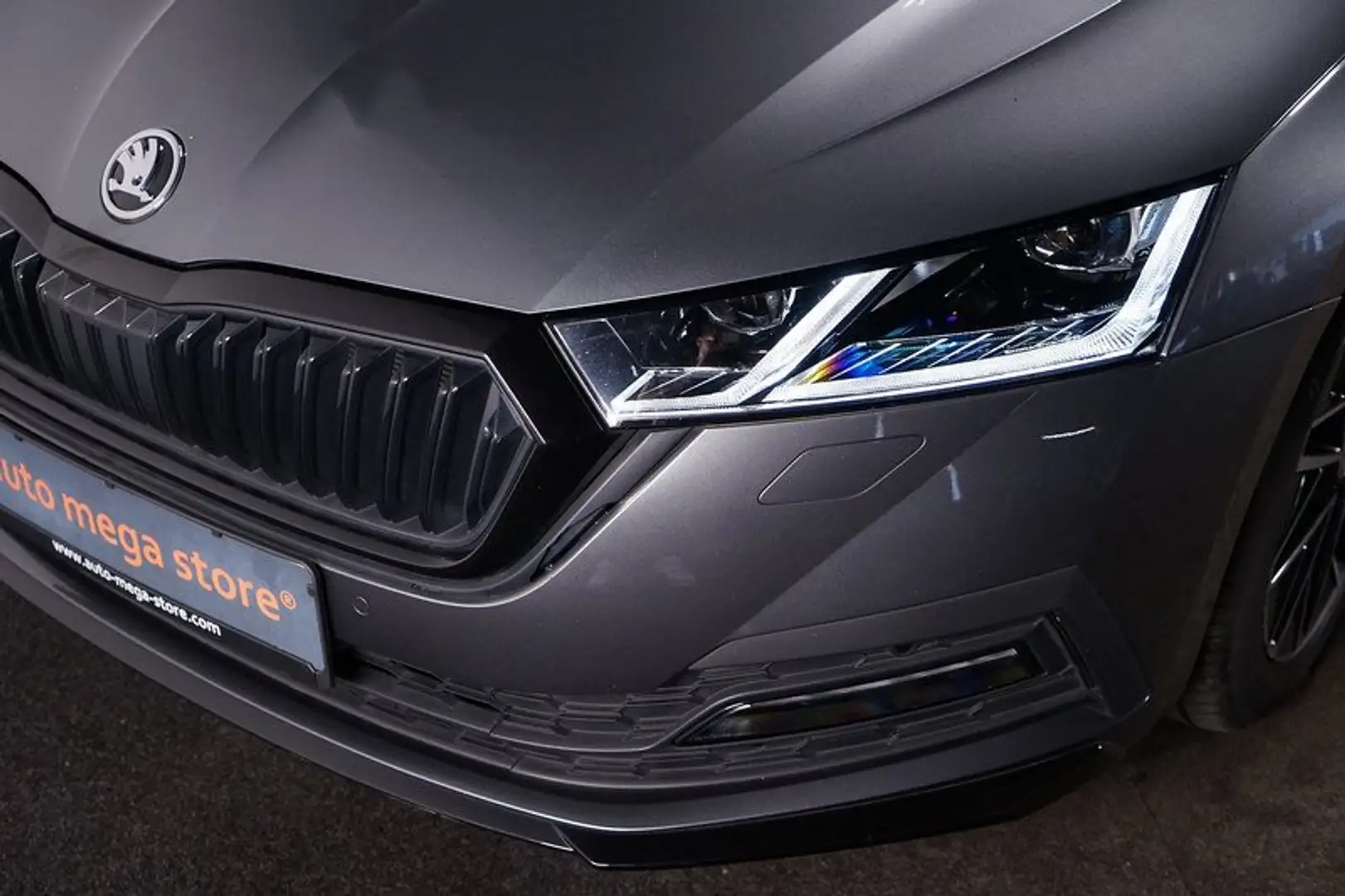 Skoda Octavia Combi 1.5 TSI ACT e-TEC Sportline DSG Серый - 2