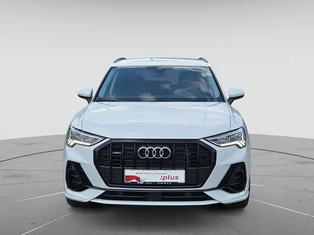Audi Q3 view 2
