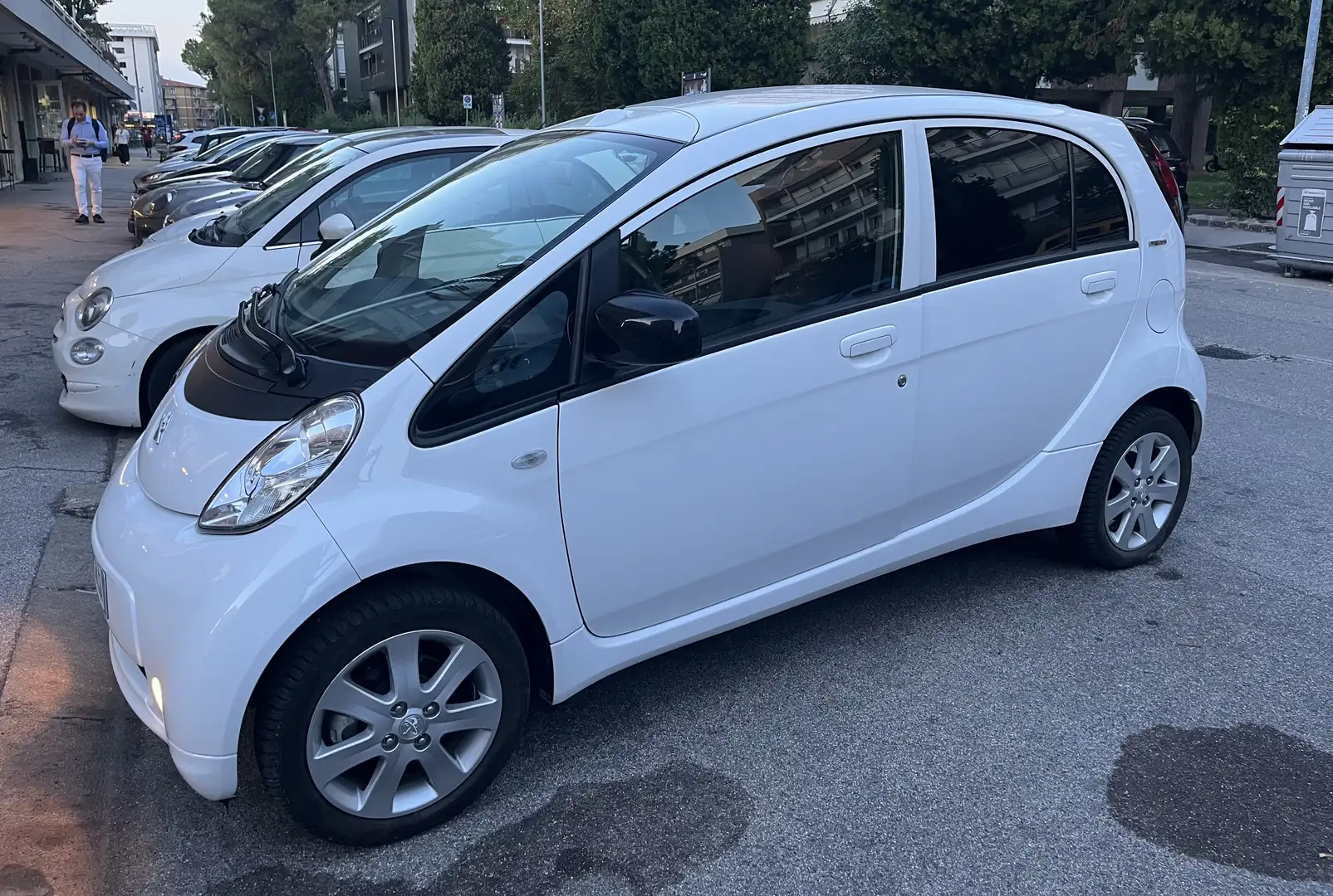 Peugeot iOn Access 49kW - 2
