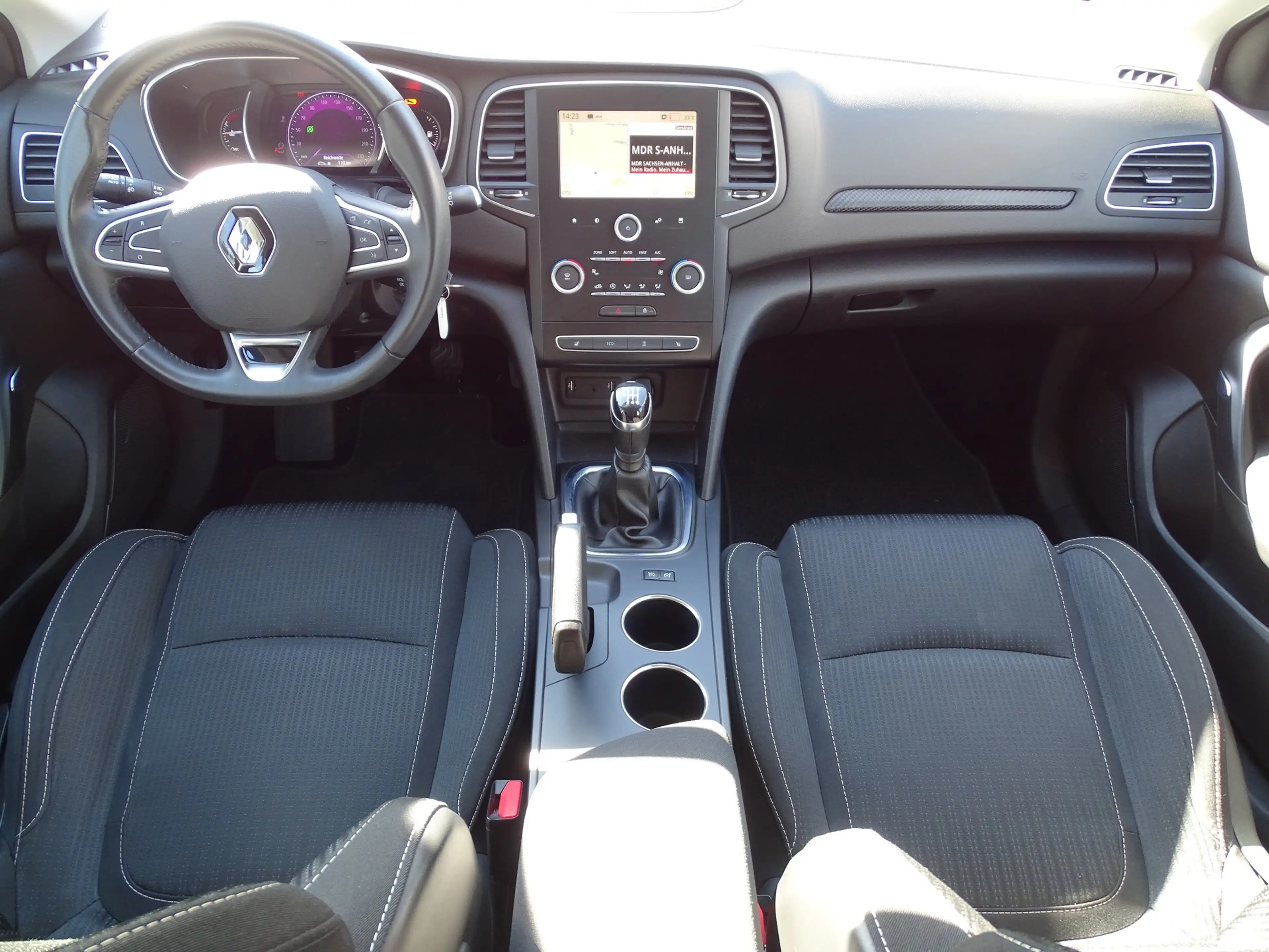 Renault Megane Grandtour 1.2 TCE Limited Navi PDC USB — photo 10