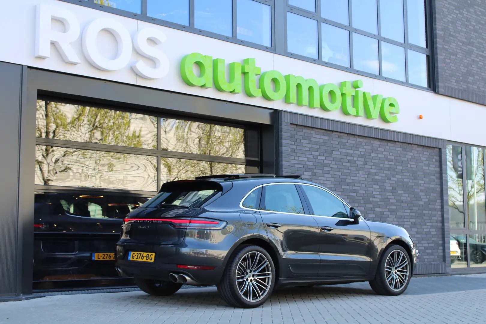 Porsche Macan 3.0 S | NAP | PANO | LUCHTV | KEYLESS | ELEK.TREKH siva - 2