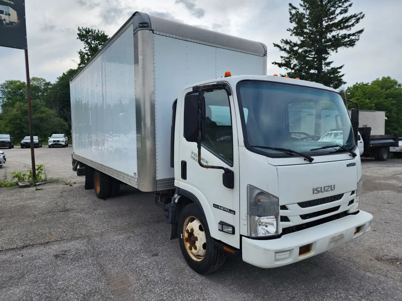 Isuzu NPR photo Isuzu NPR