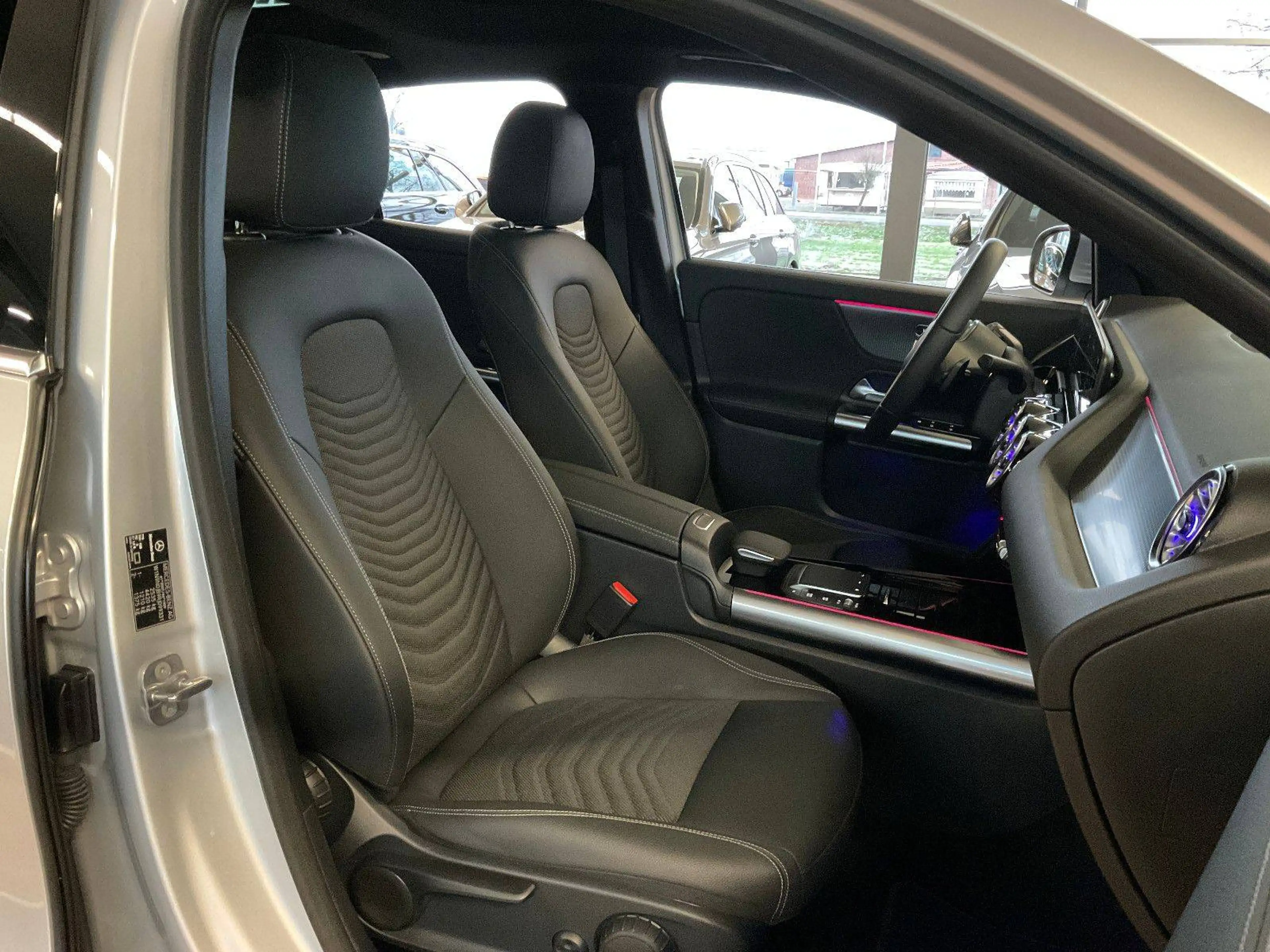 Mercedes-Benz EQA 300 EQA 300 4Matic (243.708) — photo 10