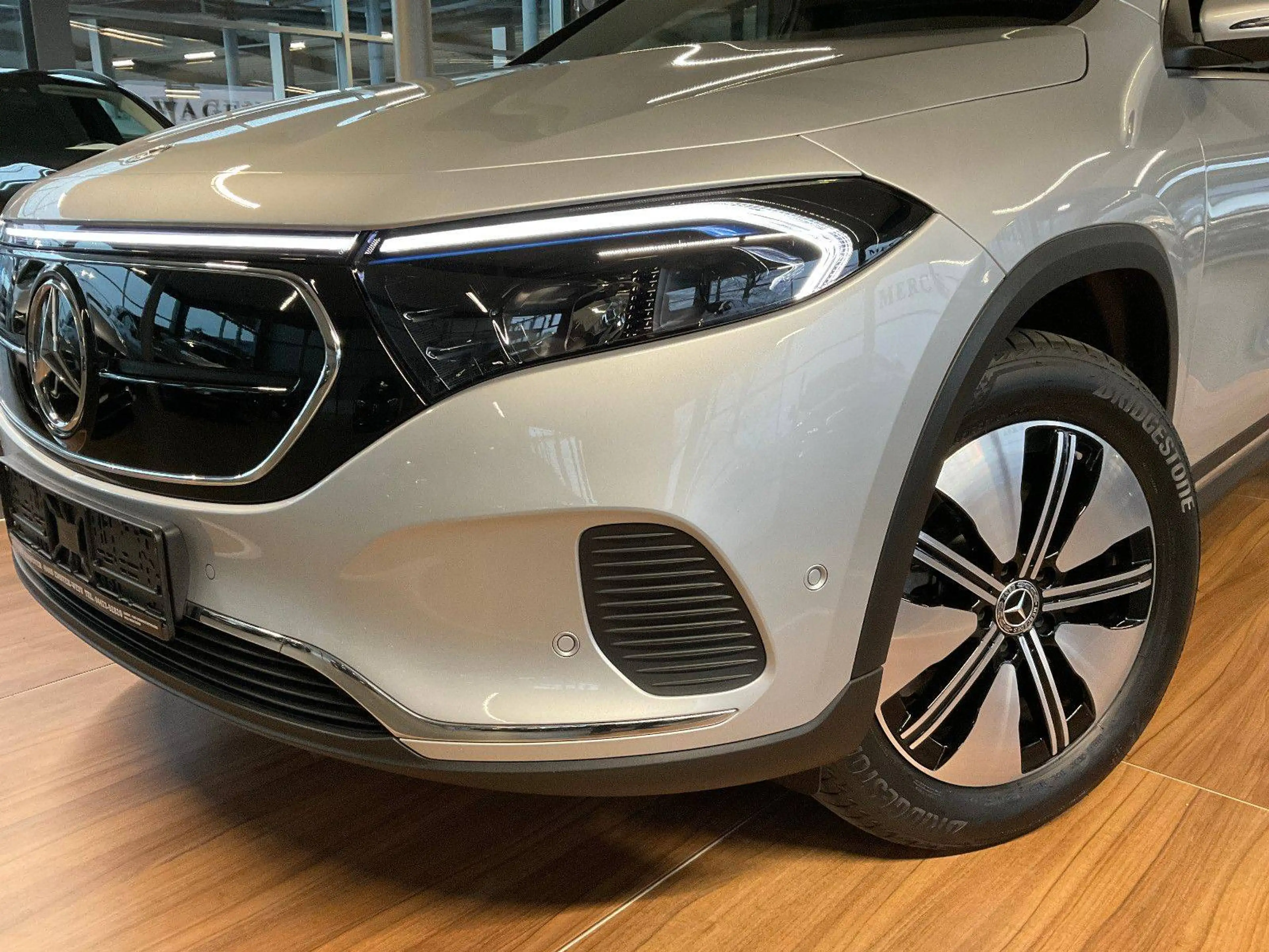Mercedes-Benz EQA 300 EQA 300 4Matic (243.708) — photo 6