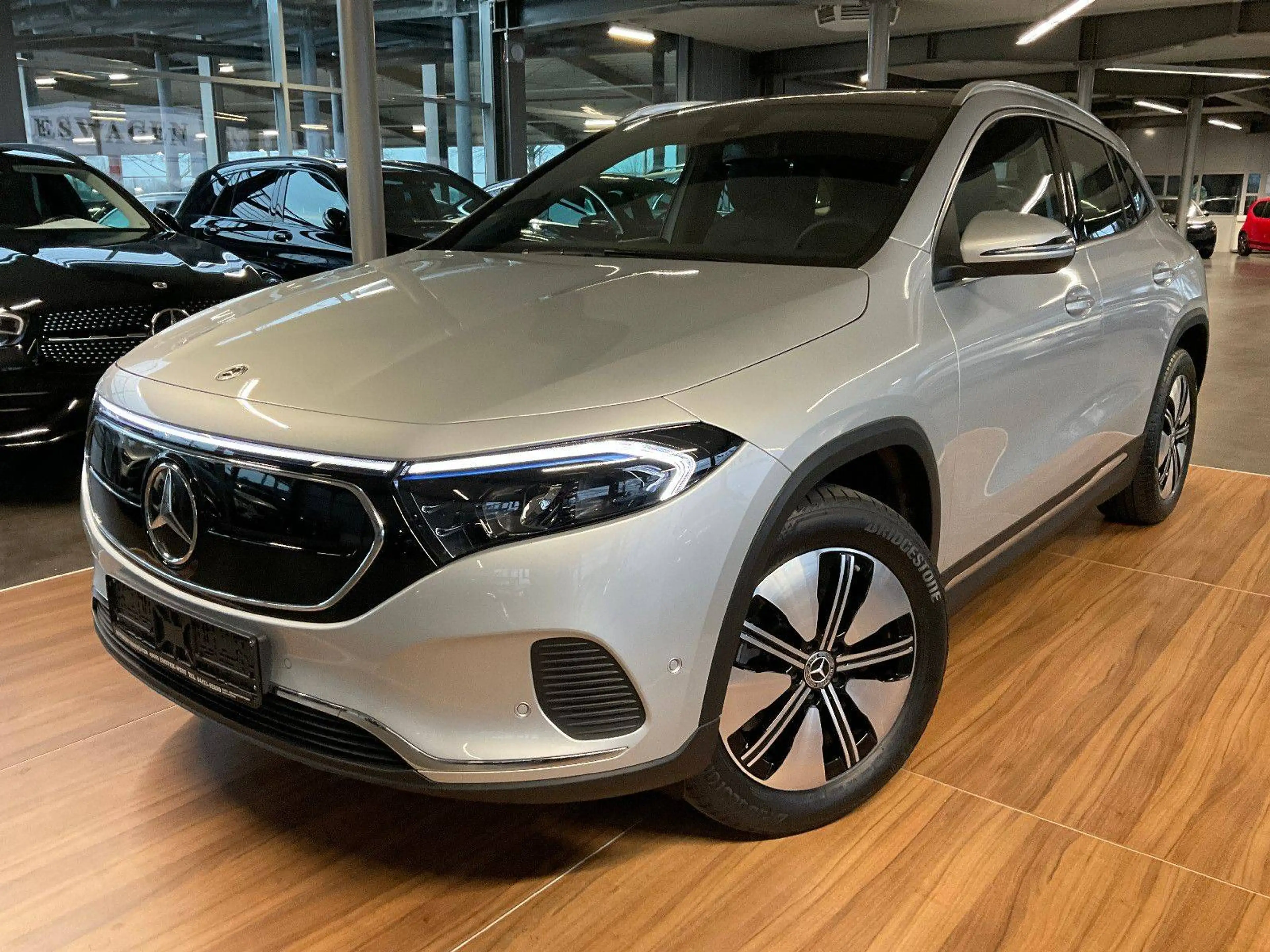Mercedes-Benz EQA 300 EQA 300 4Matic (243.708)