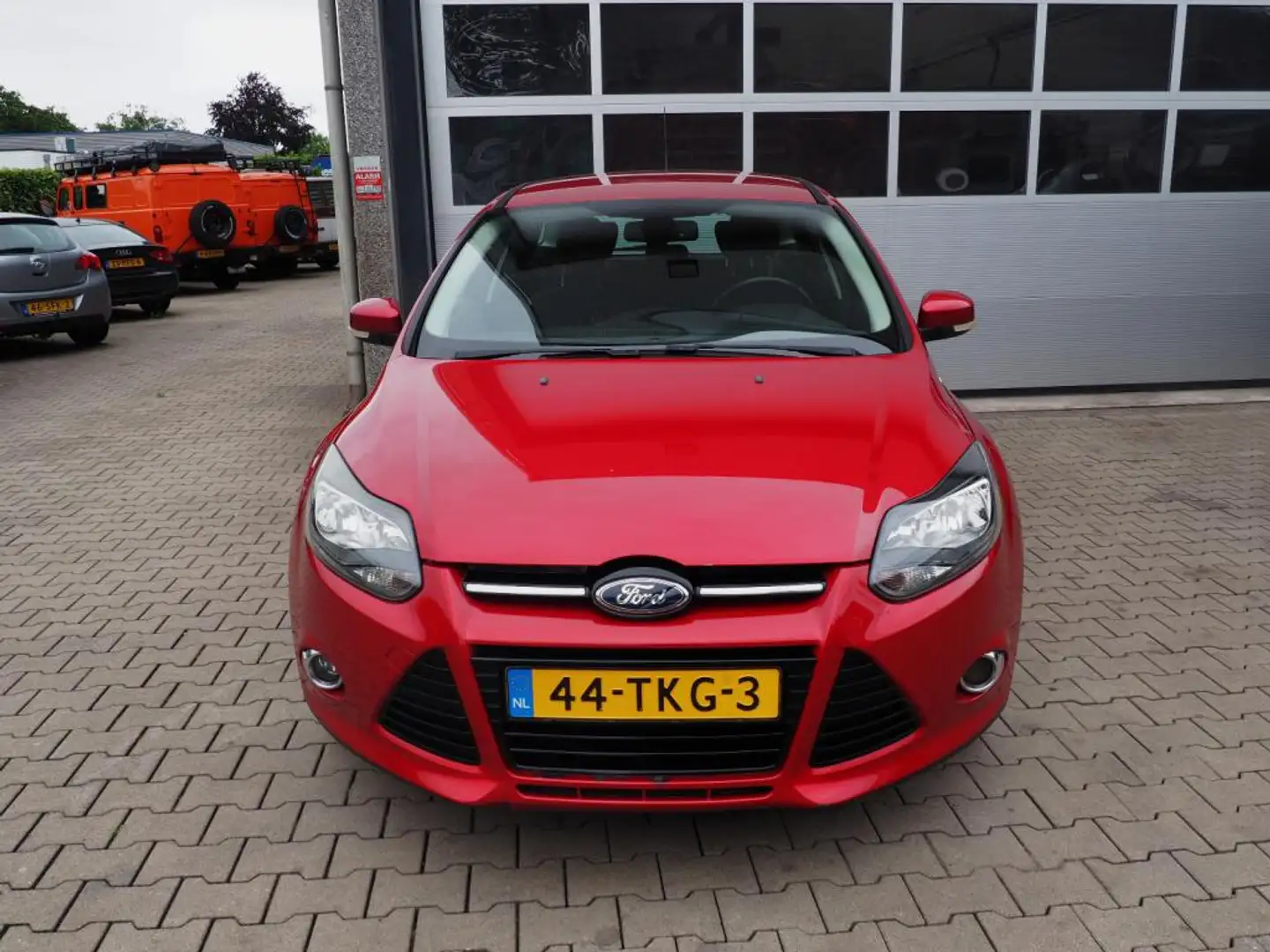 Ford Focus Wagon 1.6 EcoBoost Titanium CLIMA CRUISE PARKEER S Rouge - 2