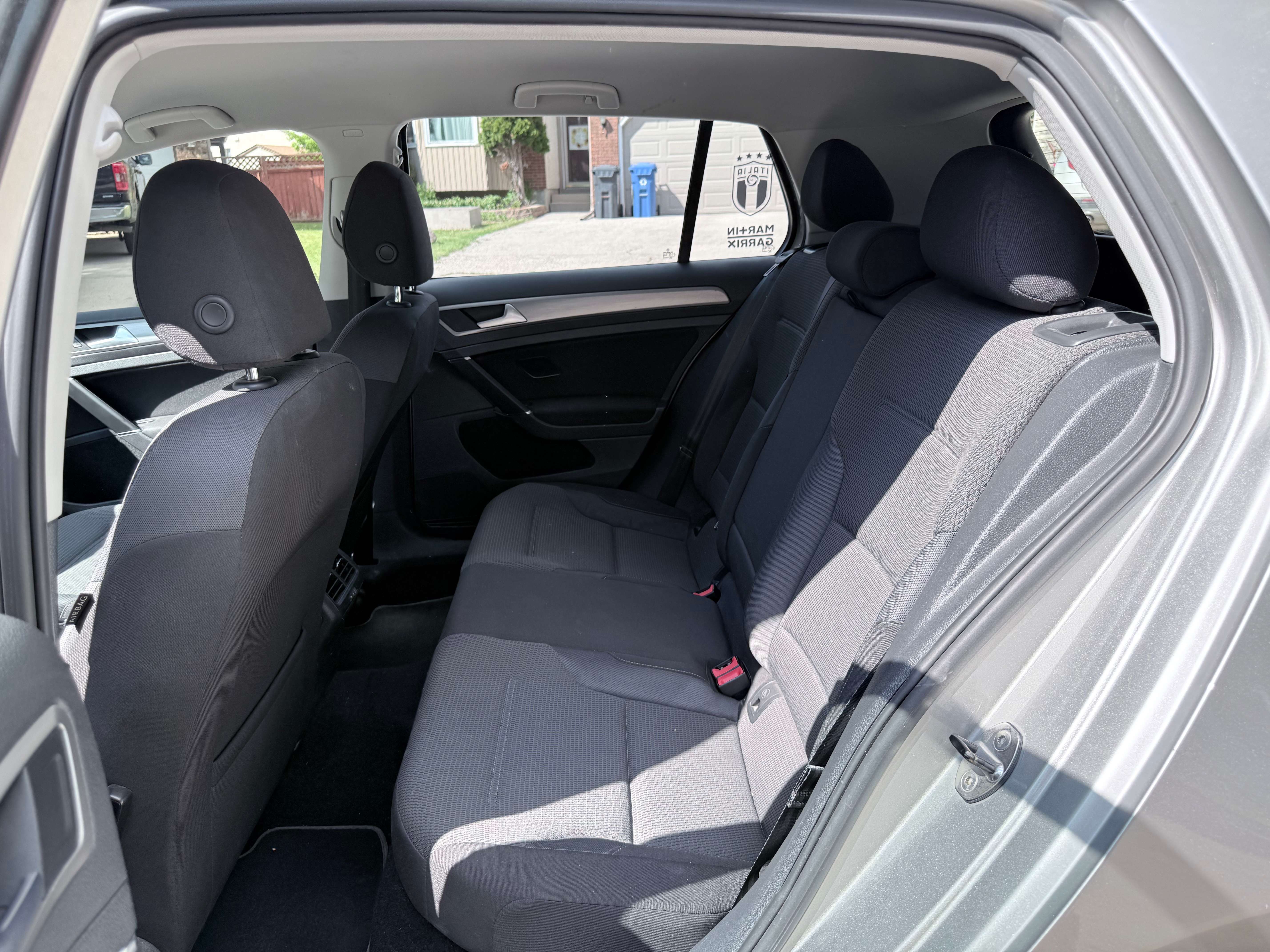2016 Volkswagen Golf Treadline thumb 7