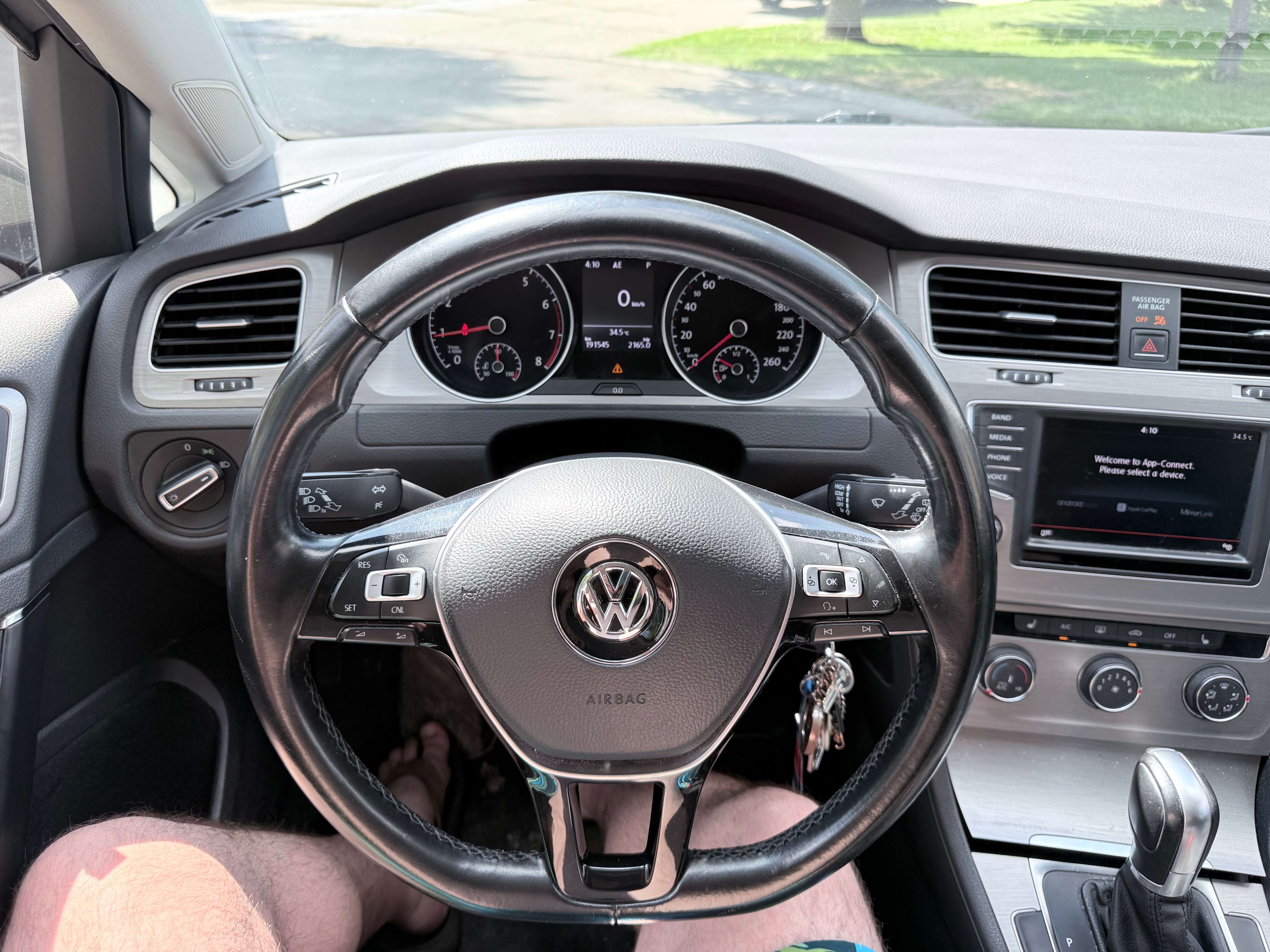 2016 Volkswagen Golf Treadline thumb 10