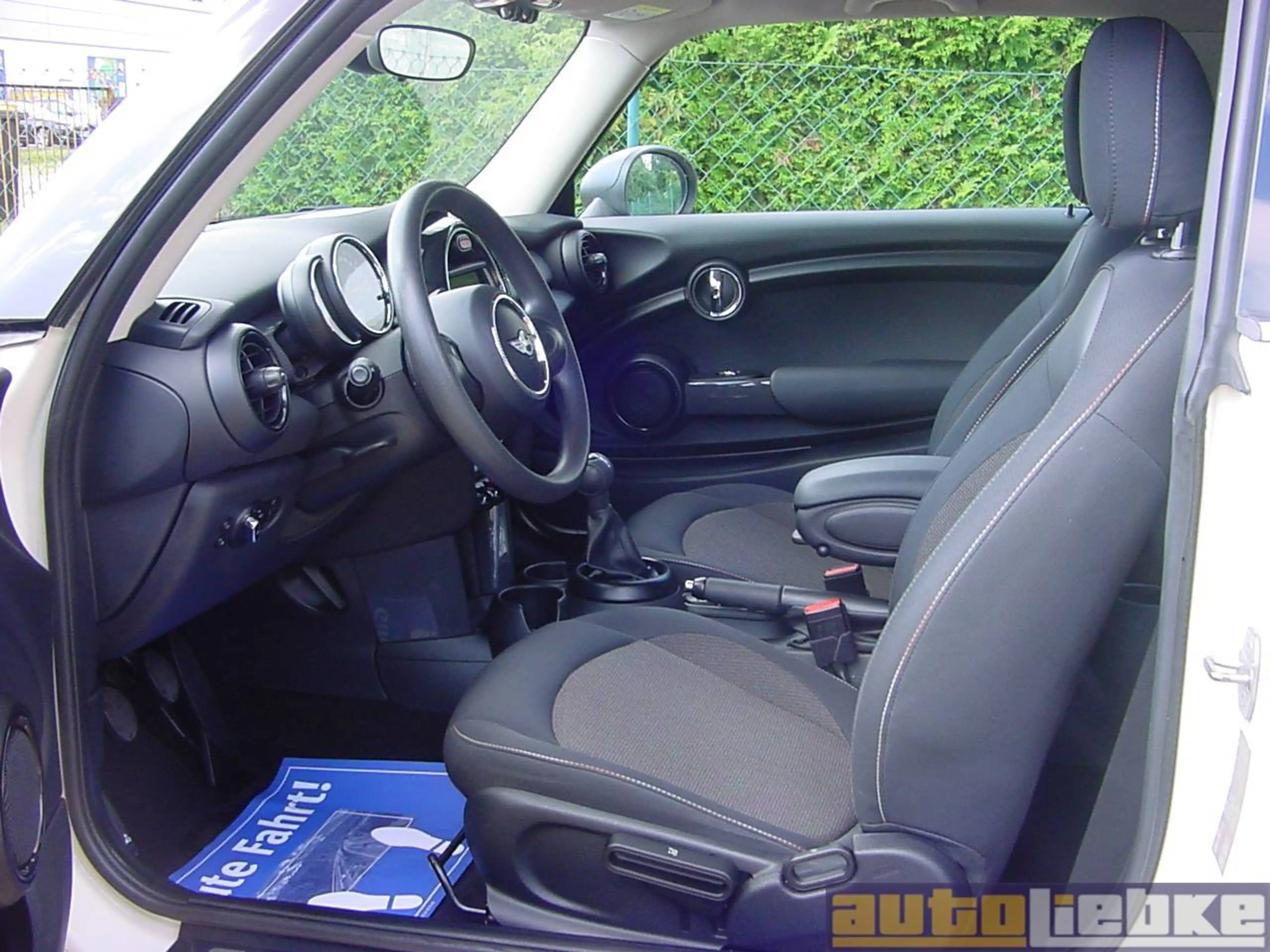 MINI One METROPOLITAN LED,NAVI,KLIMAAUT,BT,PARK-ASS — photo 6