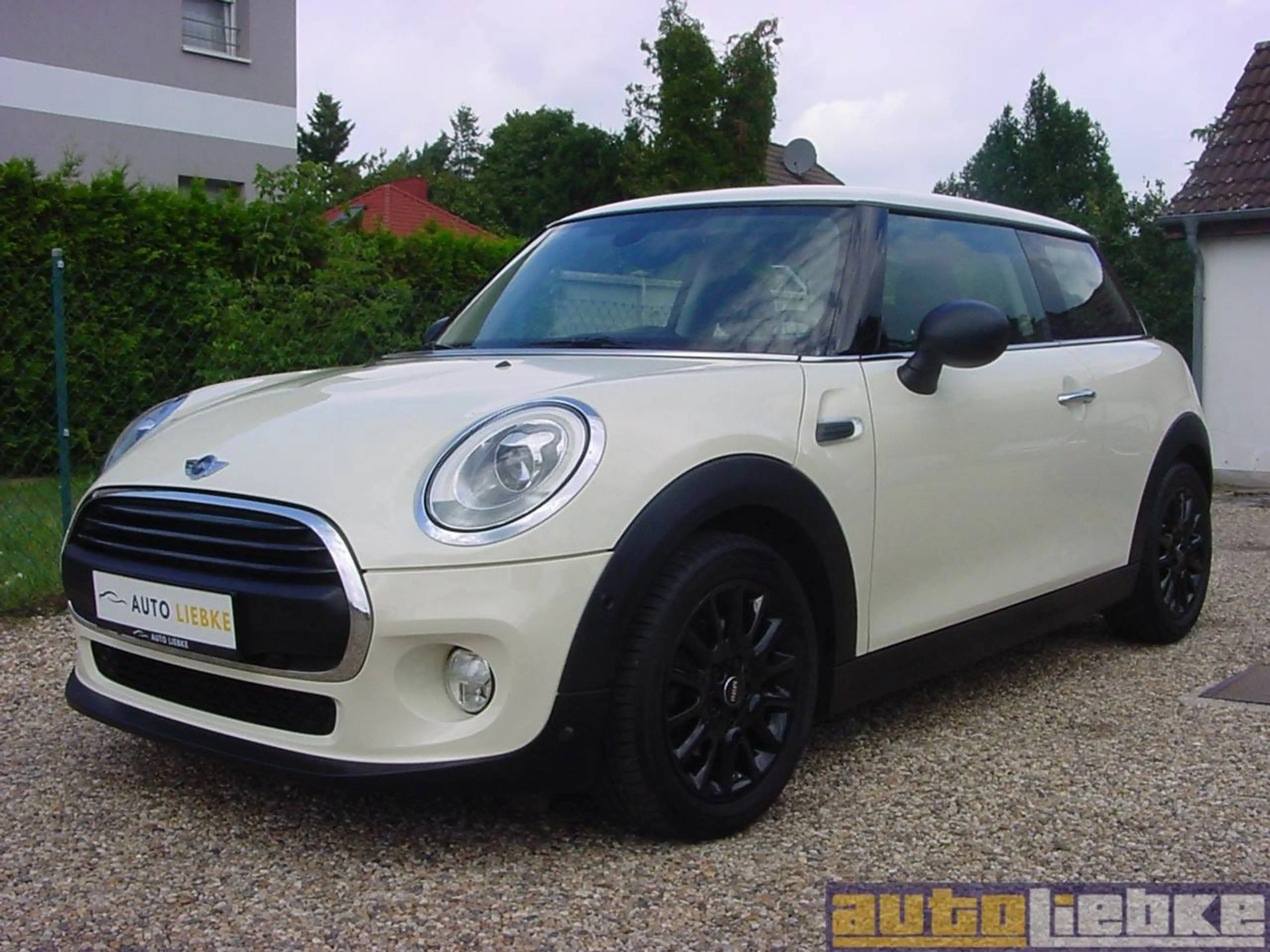 MINI One METROPOLITAN LED,NAVI,KLIMAAUT,BT,PARK-ASS