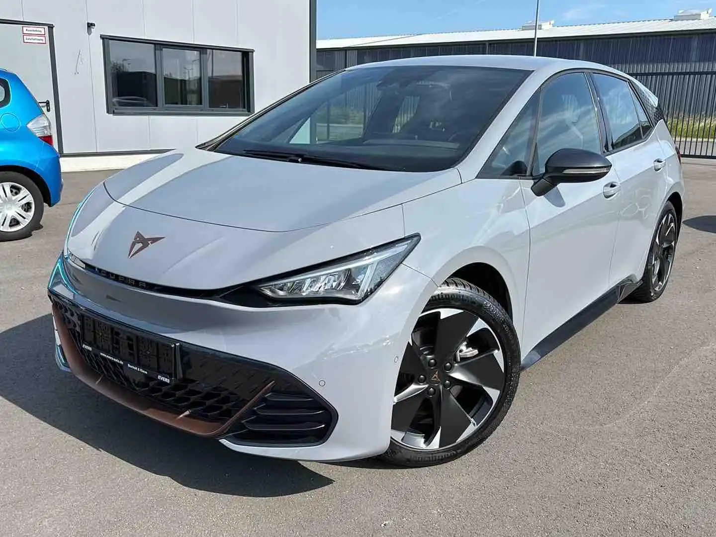 CUPRA Born 58kwh LED Navi LM19" Kamera ACC Spur Wärme Grau - 1