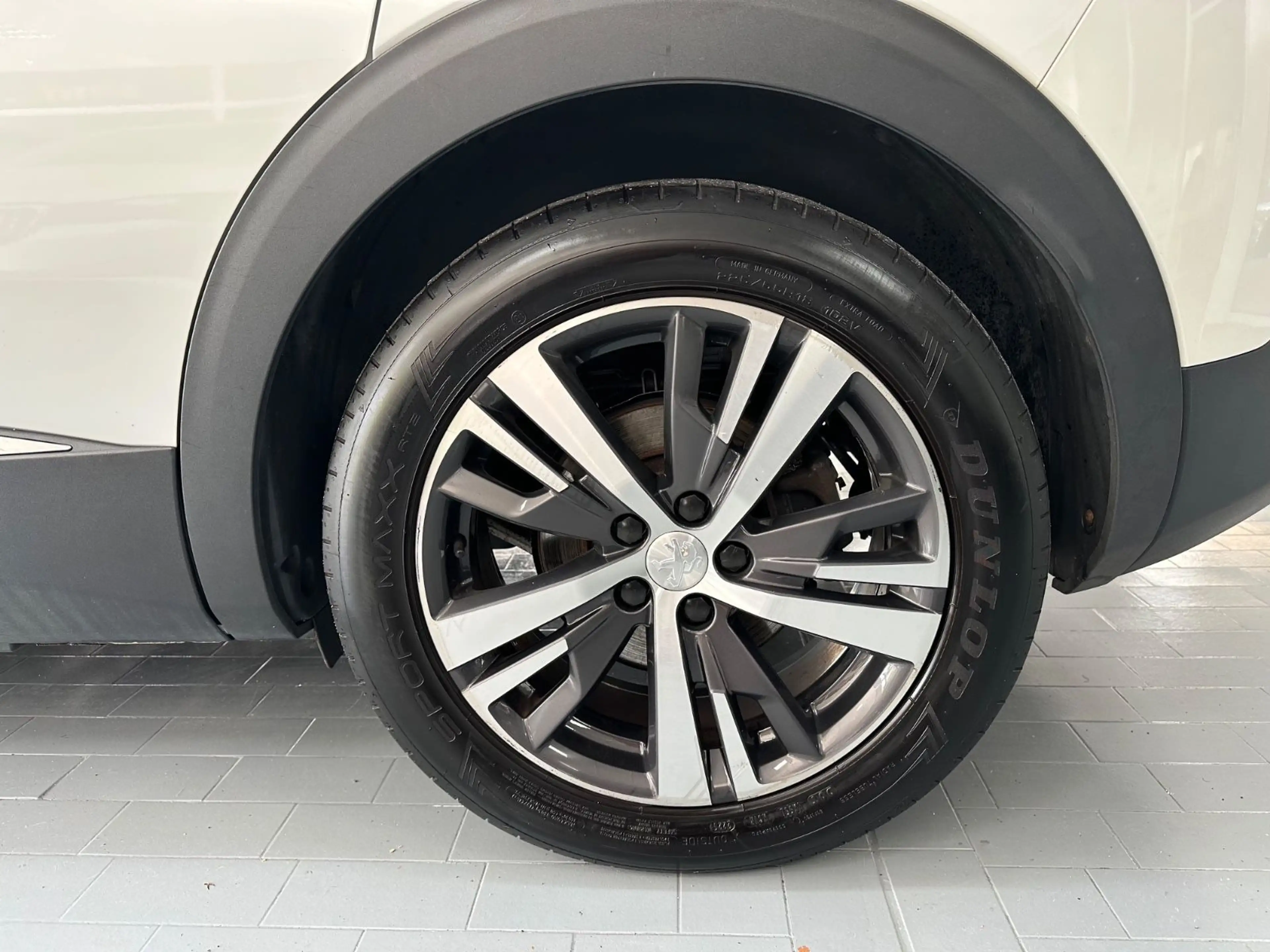 Peugeot 3008 Hybrid 225 Allure Pack — photo 14