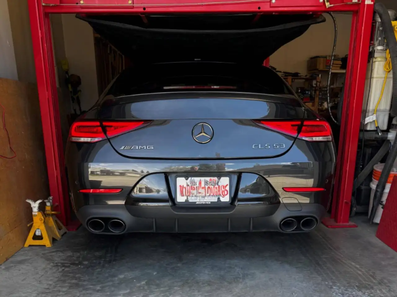 Mercedes-Benz CLS снимка Mercedes-Benz CLS