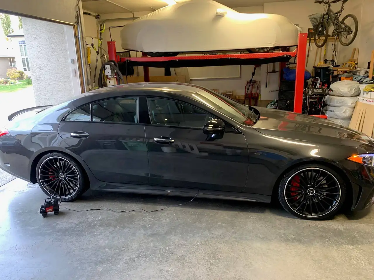 Mercedes-Benz CLS снимка Mercedes-Benz CLS