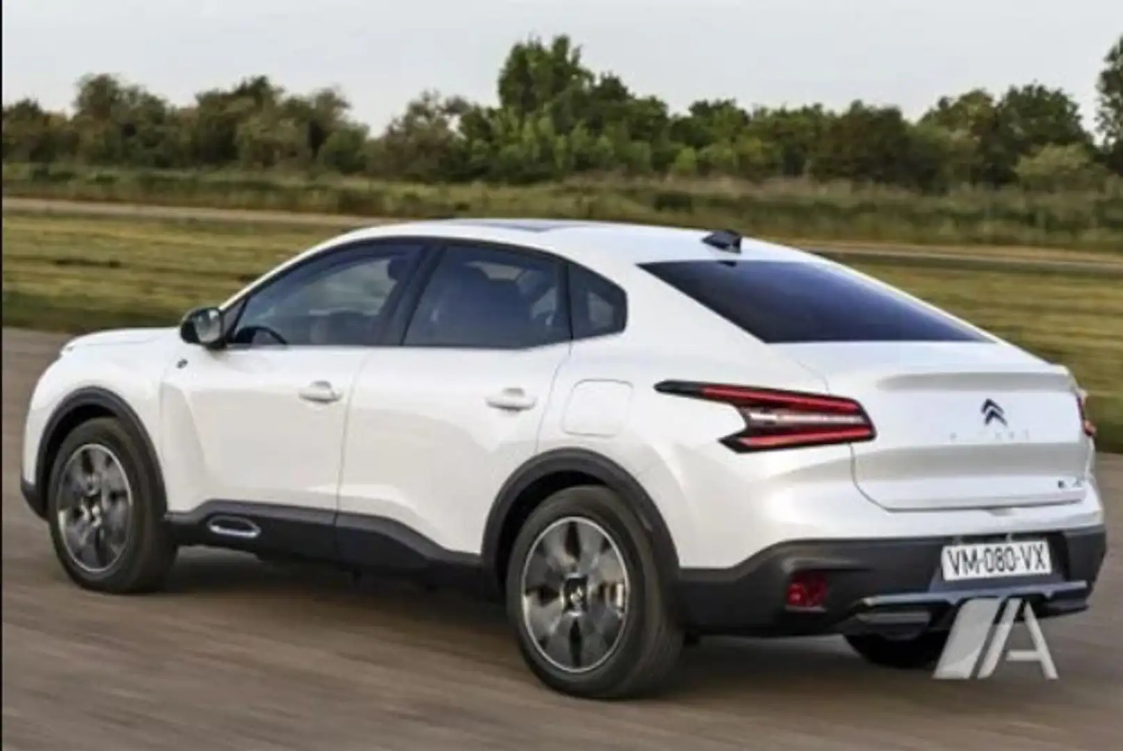 Citroen C4 X Hybrid Business Edition eDSC6 145 Blanco - 1