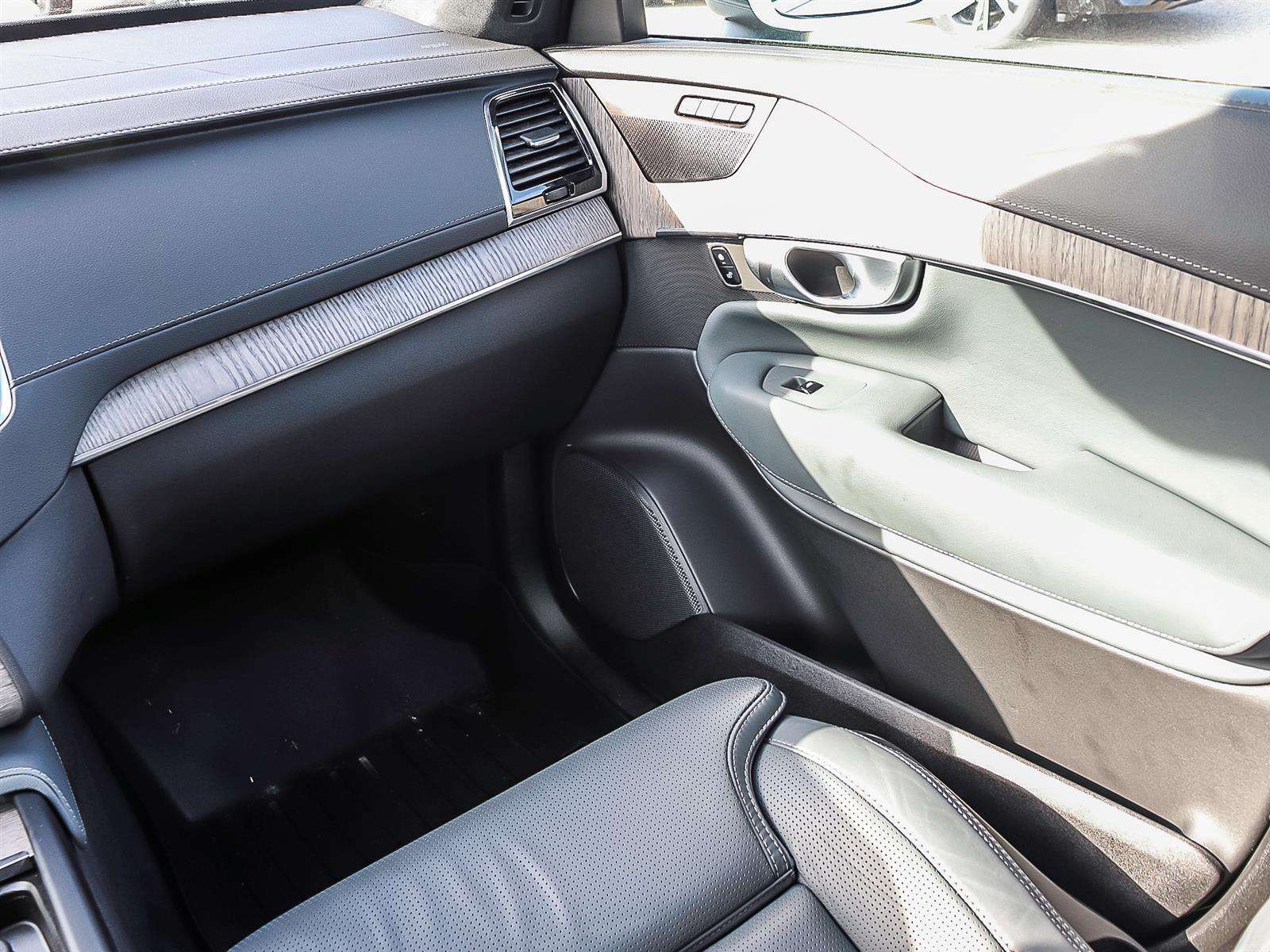 2024 Volvo XC90 ULTIMATE BRIGHT THEME thumb 17