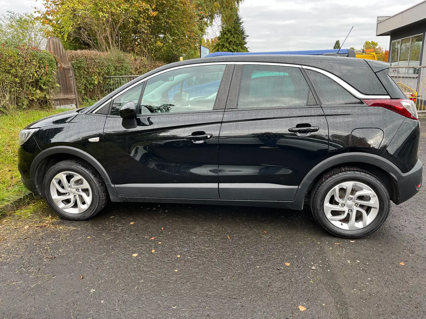Opel Crossland X Innovation Schwarz - 1